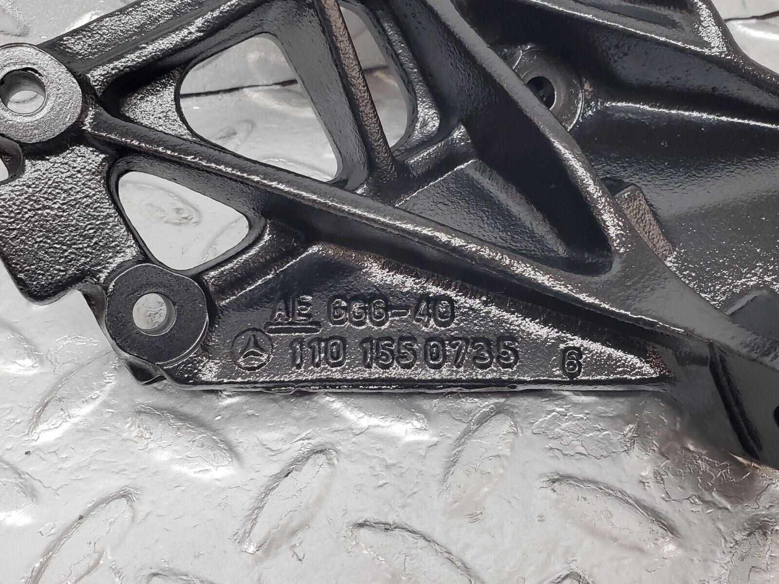 44476 Mercedes-Benz W123 280E Alternator Generator Bracket 1101550735