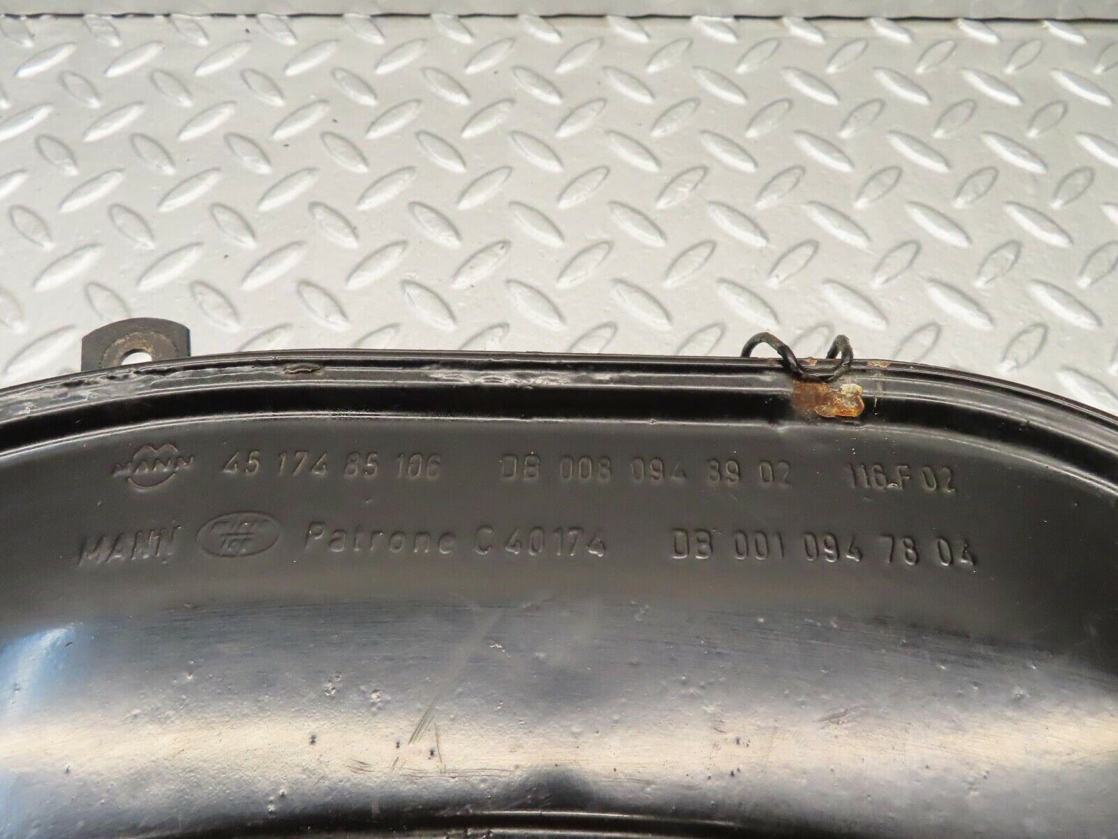 11822 Mercedes-Benz R107 450SL Air Filter Housing 4517485106