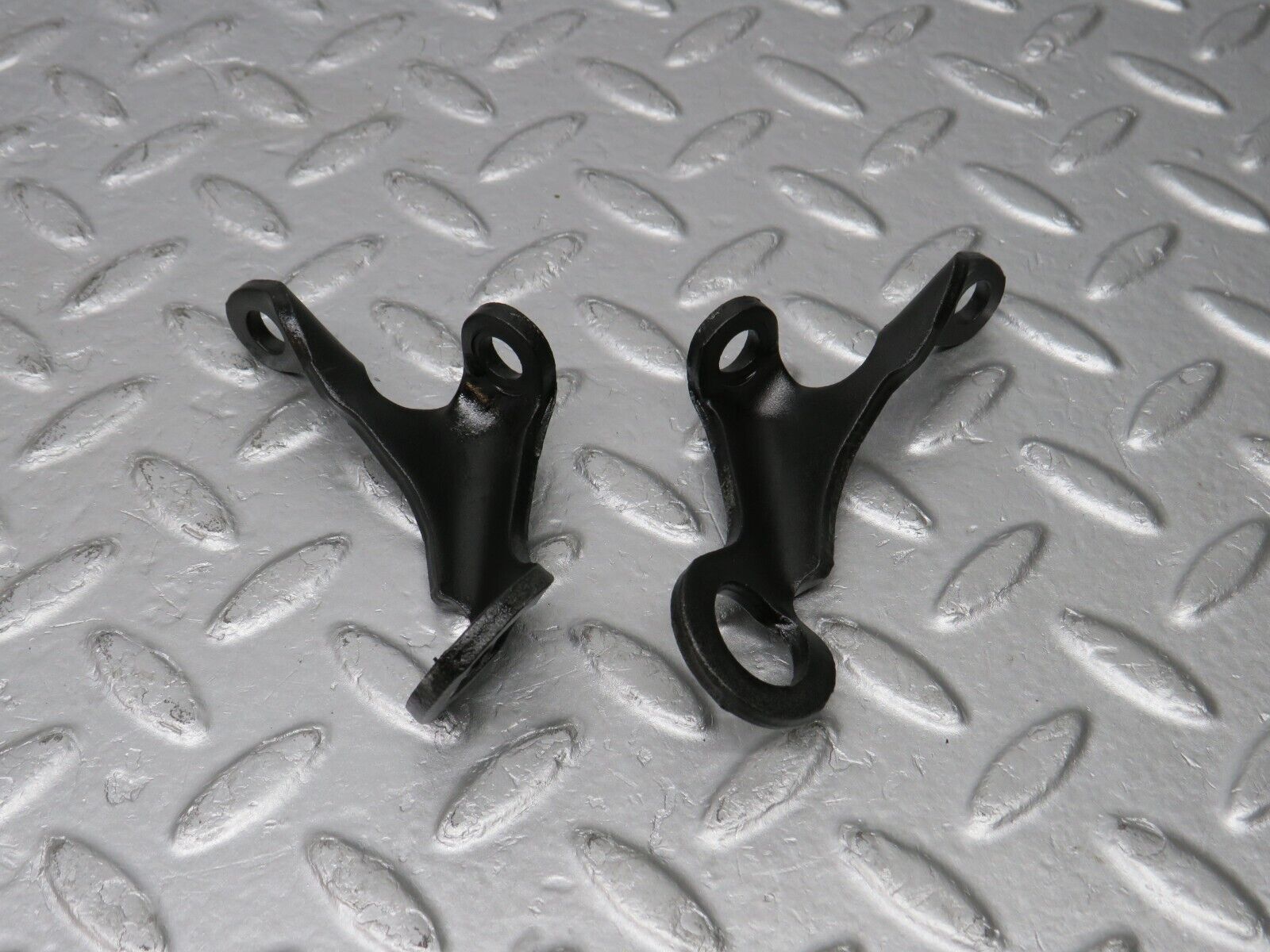 39241 Mercedes-Benz R107 500SL Engine Lifting Eyes Hooks