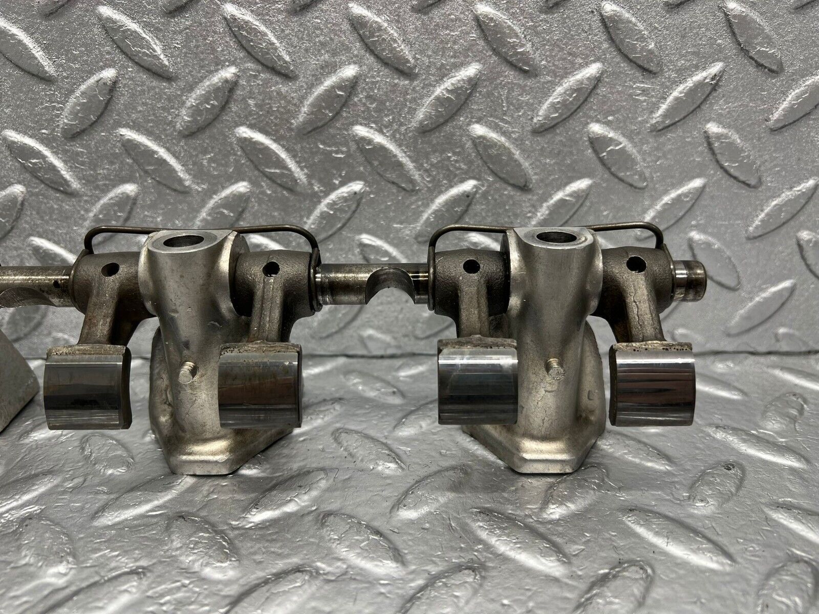 46326 Mercedes-Benz W123 300D Camshaft Rocker Arm 5 Cylinder 6160550010