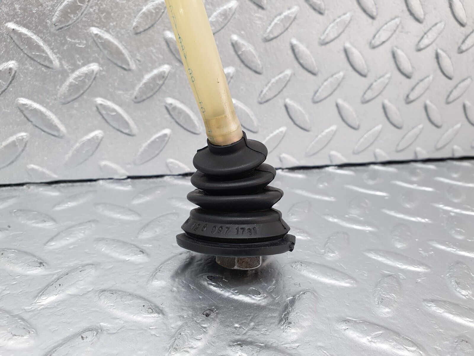 43716 Mercedes-Benz C126 380SEC Coupe Brake Servo Vacuum Pipe 1269971781