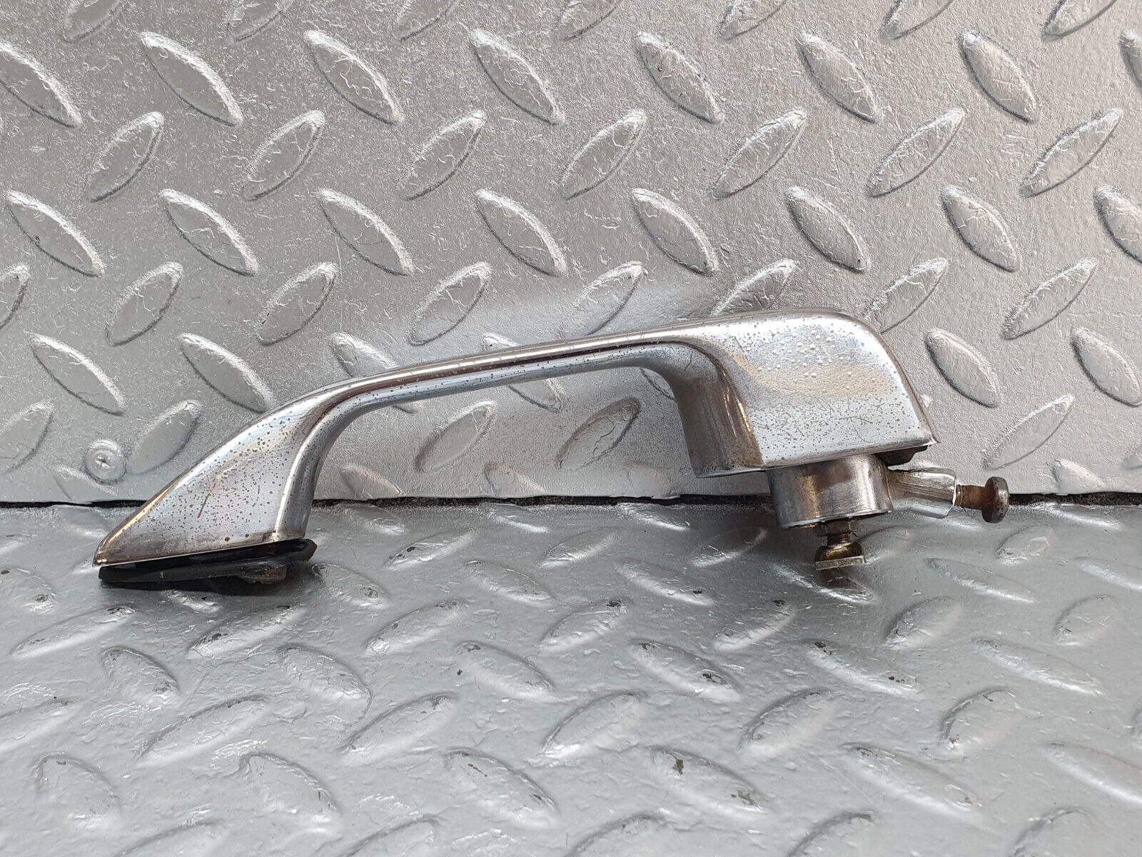 43161 Mercedes-Benz W108 280SE Rear Right Door Exterior Handle 1087661005 1087661202