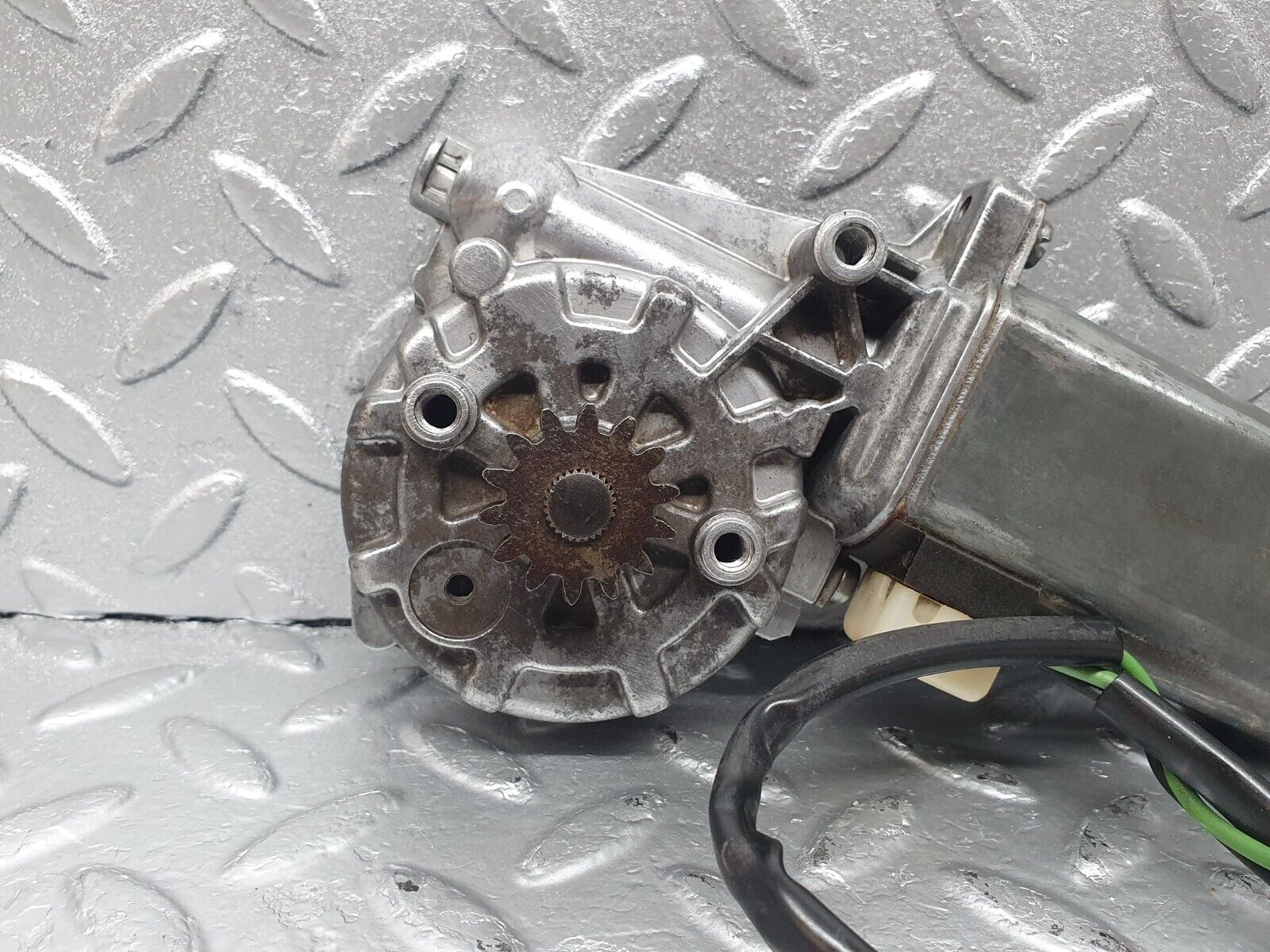 43652 Mercedes-Benz C126 380SEC Coupe Rear Right Power Window Regulator Motor Bosch