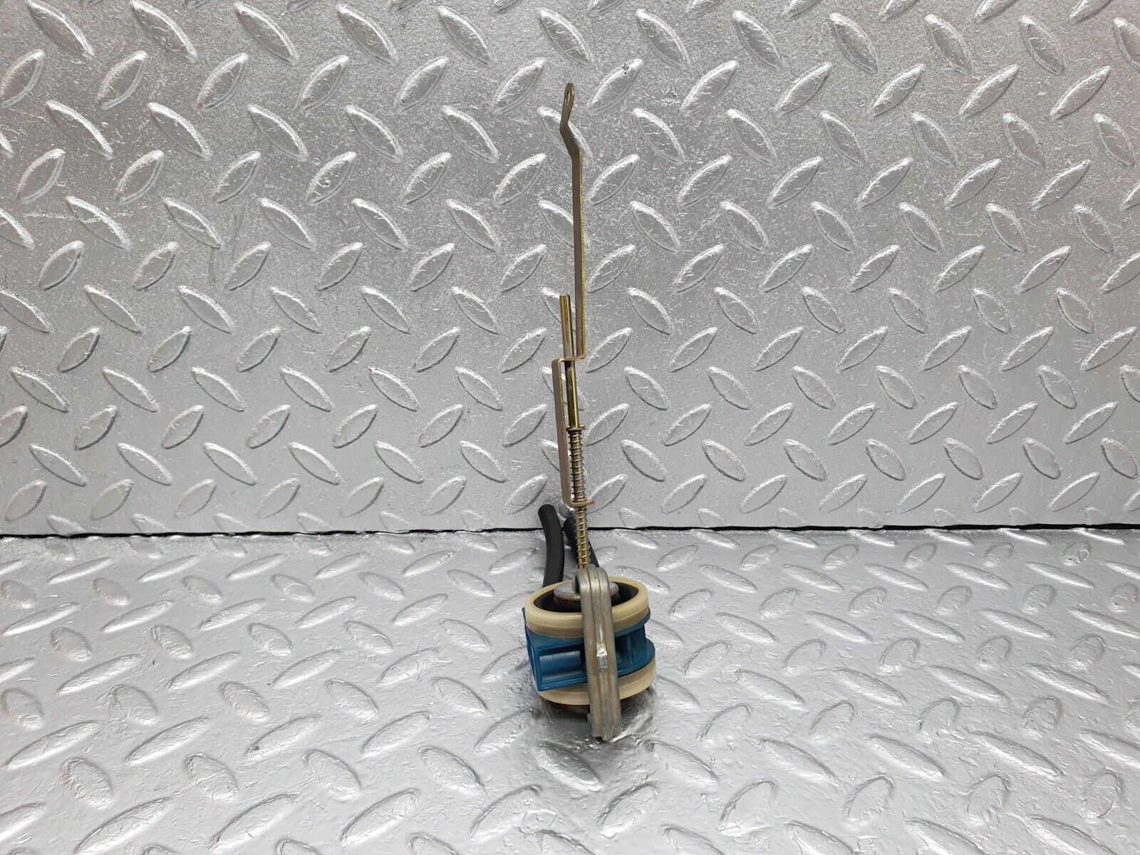 43100 Mercedes-Benz C107 350SLC Coupe Trunk Lock Vacuum Actuator NT8845701