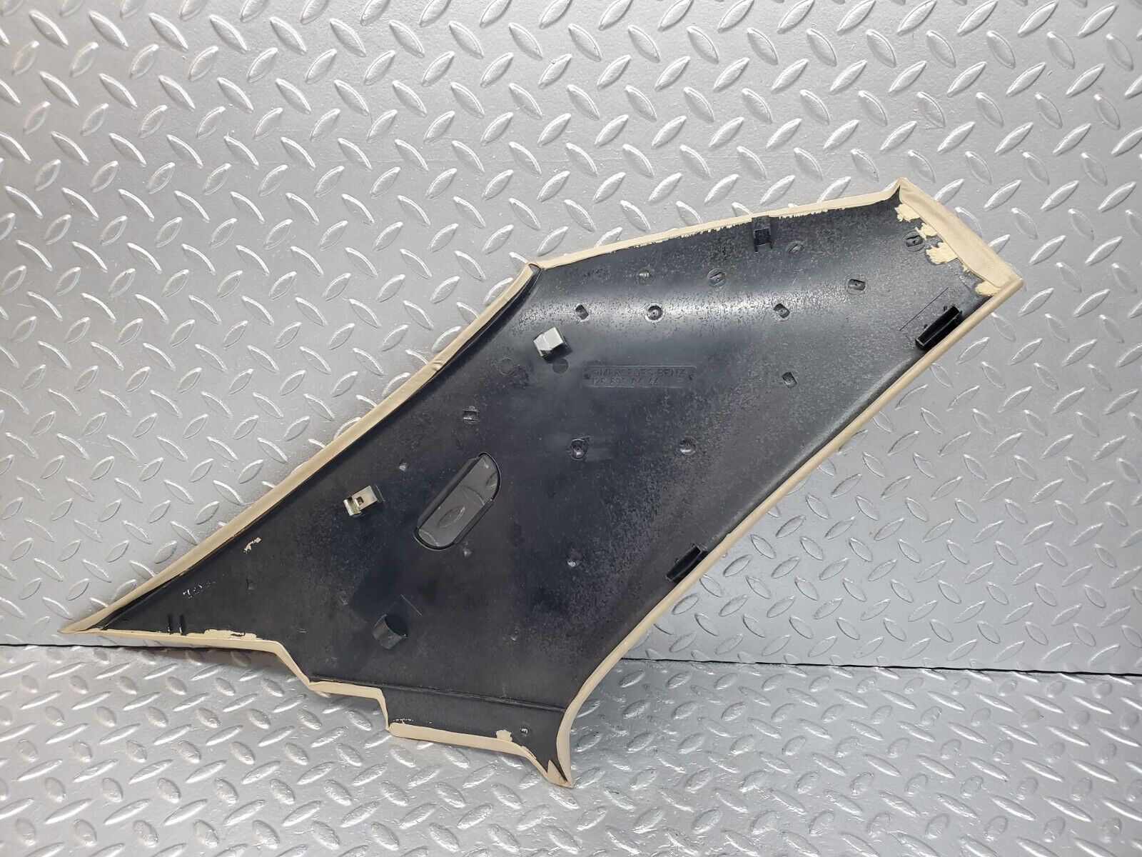 45770 Mercedes-Benz W126 420SE C Pillar Cover Right Side Beige 1266950444