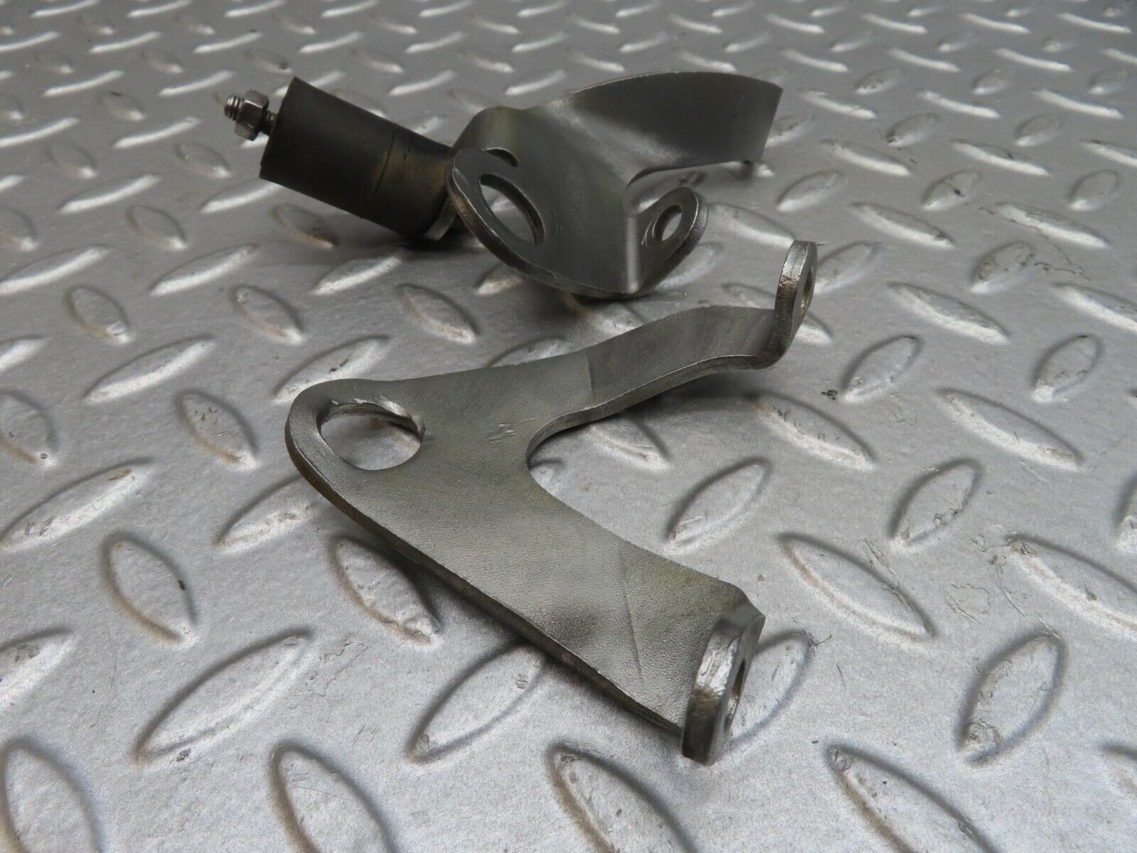 13788 Mercedes-Benz R107 450SL Engine Lifting Eye Hooks