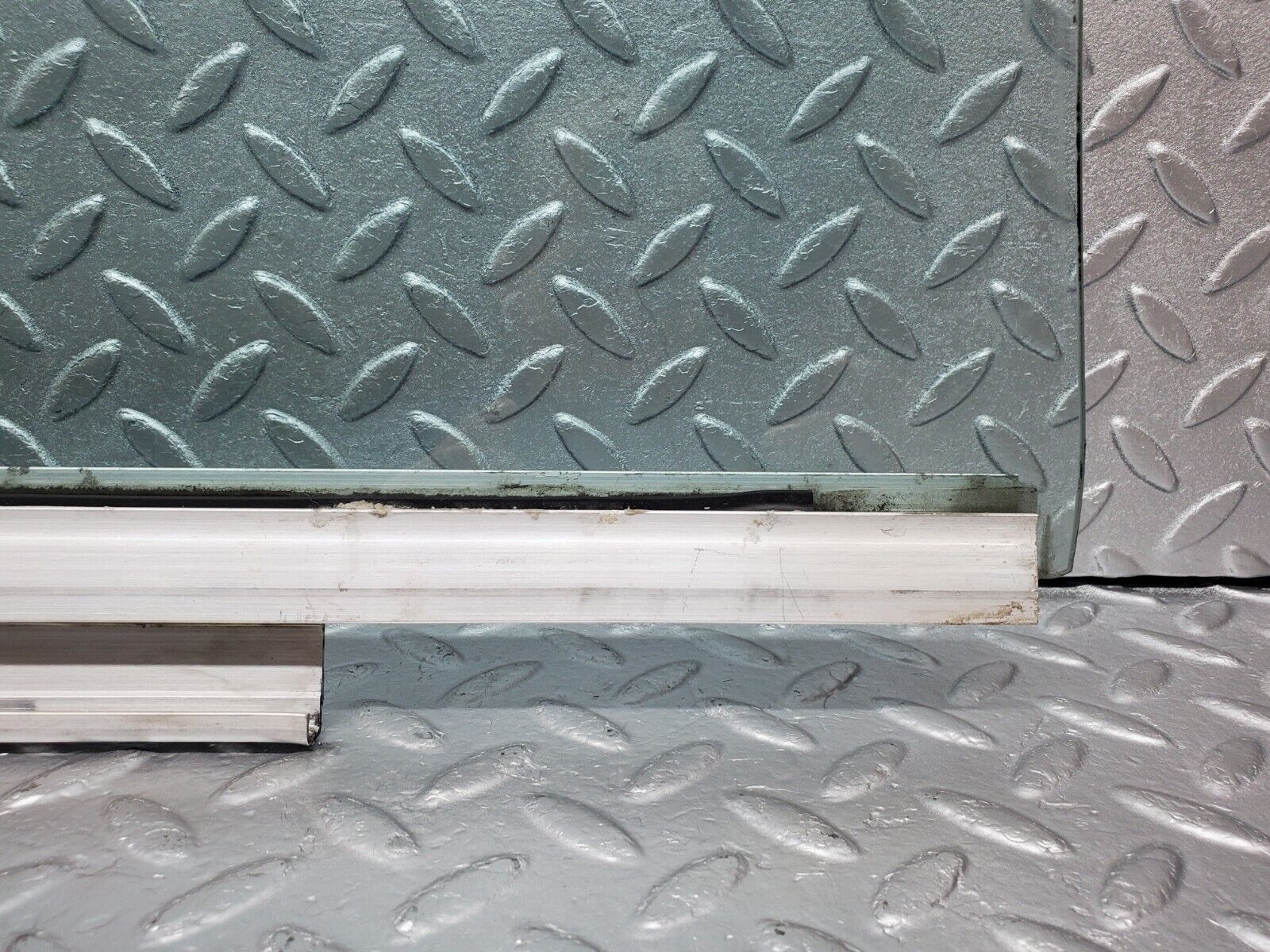 45799 Mercedes-Benz W126 420SE Rear Left Door Window Glass