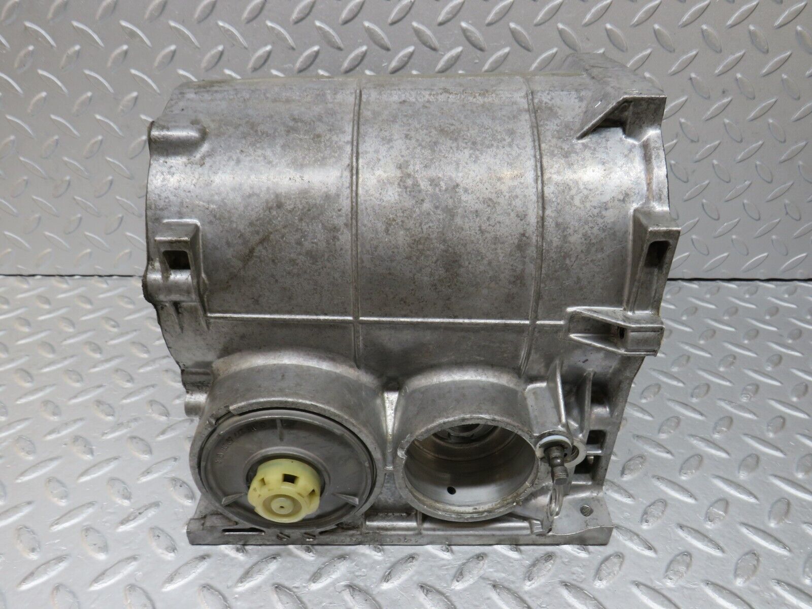 36427 Mercedes-Benz R107 450SL Automatic Gearbox Housing 1162710001 1162700201