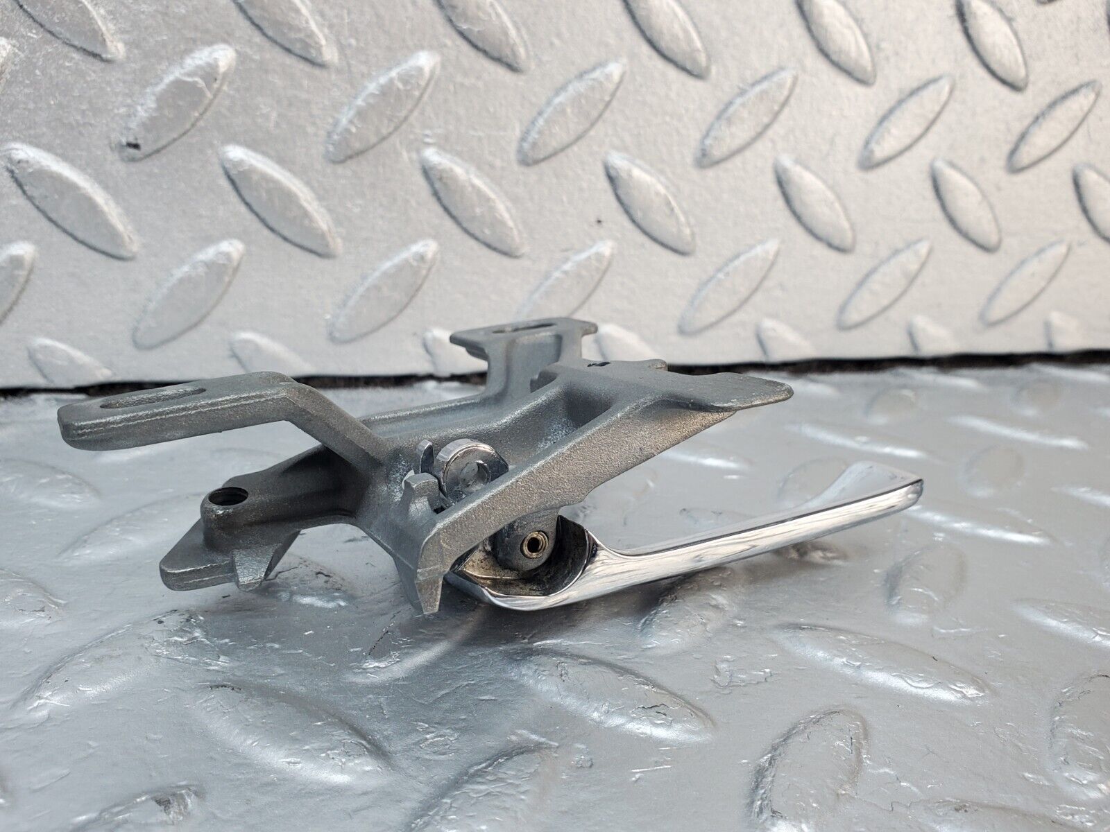 45560 Mercedes-Benz W126 420SE Right Door Interior Handle