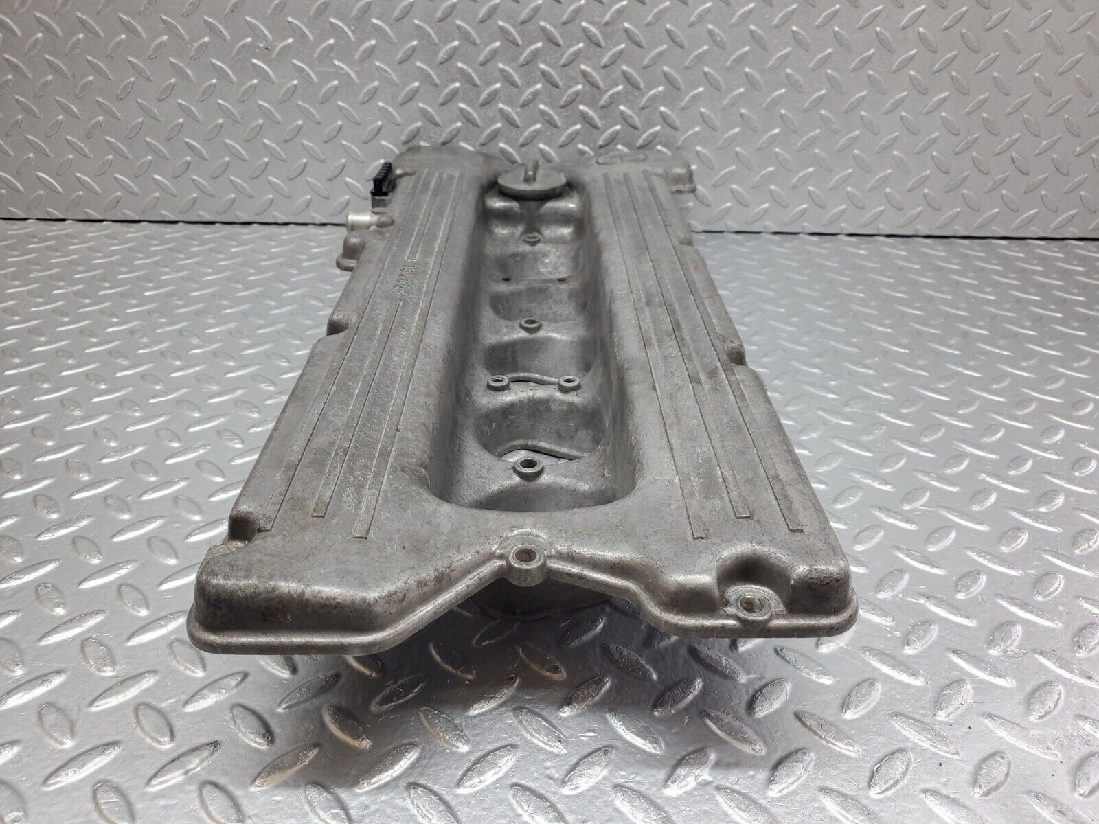 44306 Mercedes-Benz W123 280E Cylinder Head Valve Cover 1100160905