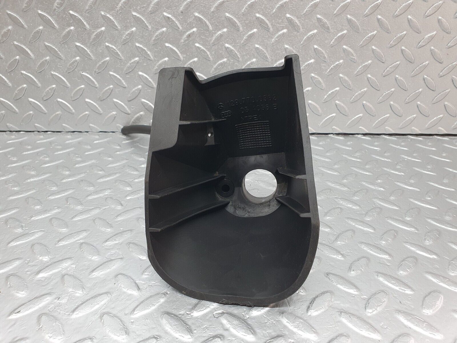 42197 Mercedes-Benz R129 320SL Coupe Roof Folding Lift Cylinder Cover Left 1297700362