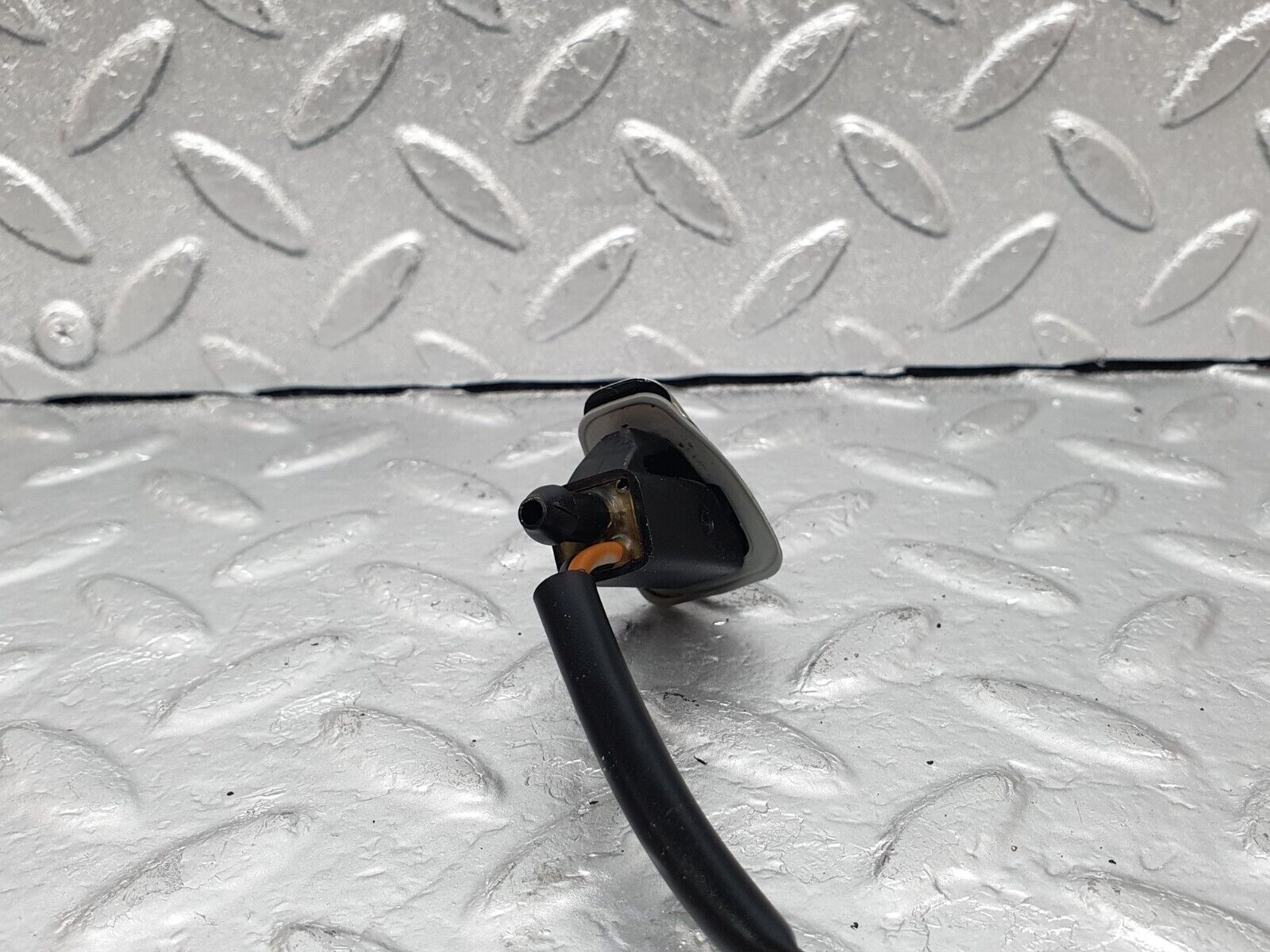 43570 Mercedes-Benz C126 380SEC Coupe Windscreen Washer Nozzle