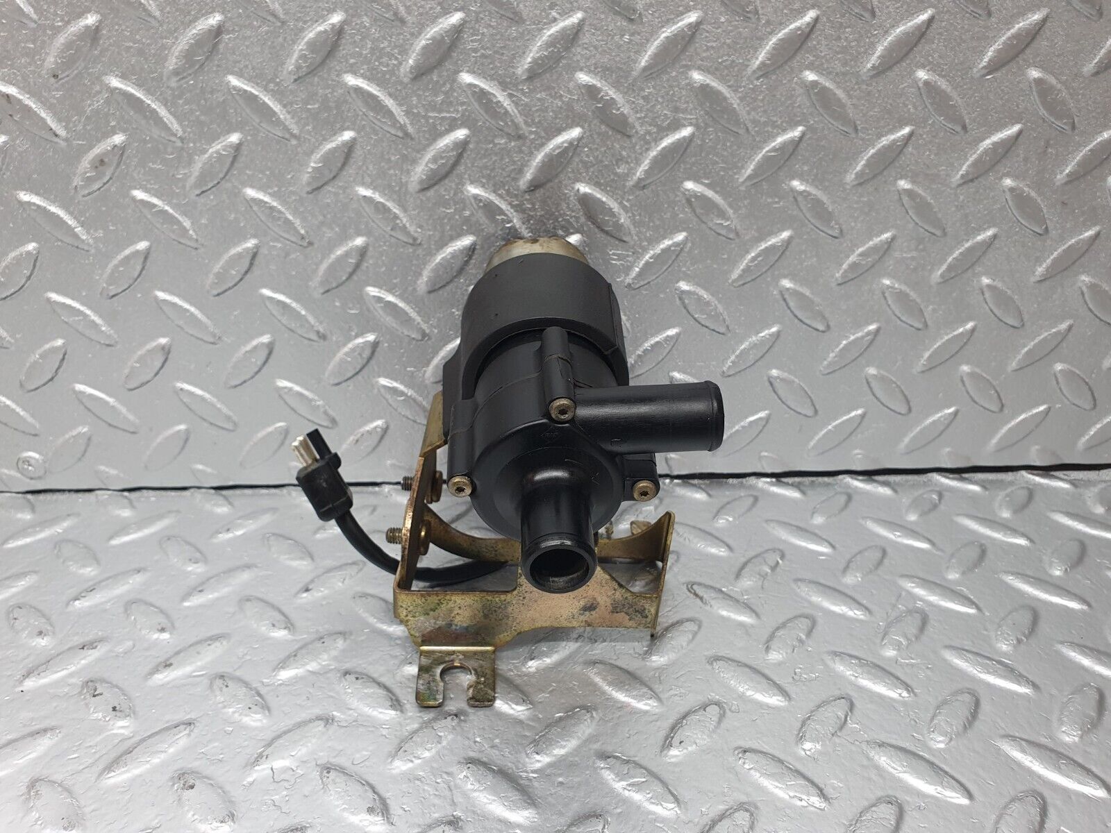 42311 Mercedes-Benz R129 320SL Coupe Heating Water Pump 0018351064