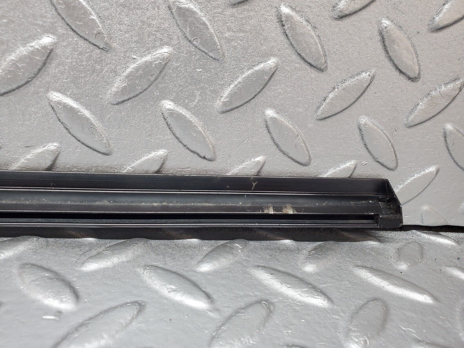 45135 Mercedes-Benz R129 300SL Coupe Right Door Window Moulding Trim