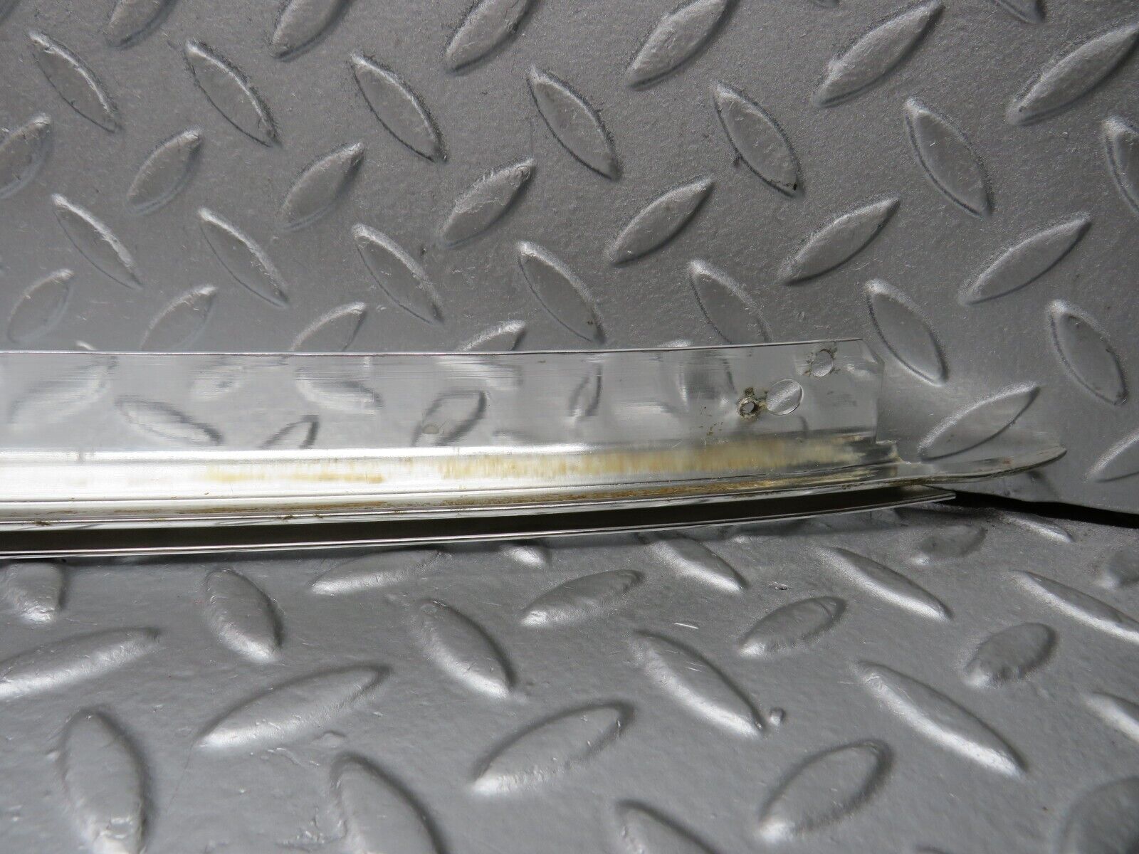 39862 Mercedes-Benz R107 350SL Hardtop Chrome Trim Right Side