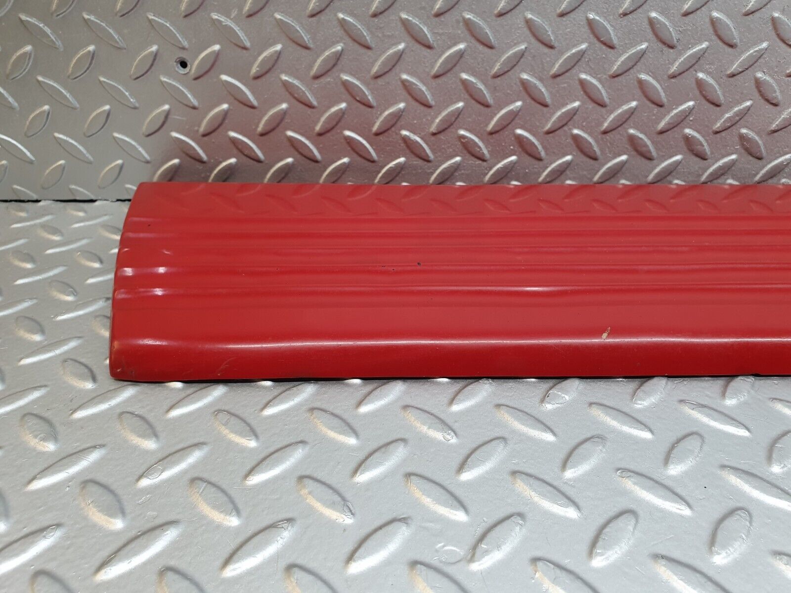 43789 Mercedes-Benz C126 380SEC Coupe Left Door Lower Moulding Trim 1266901140