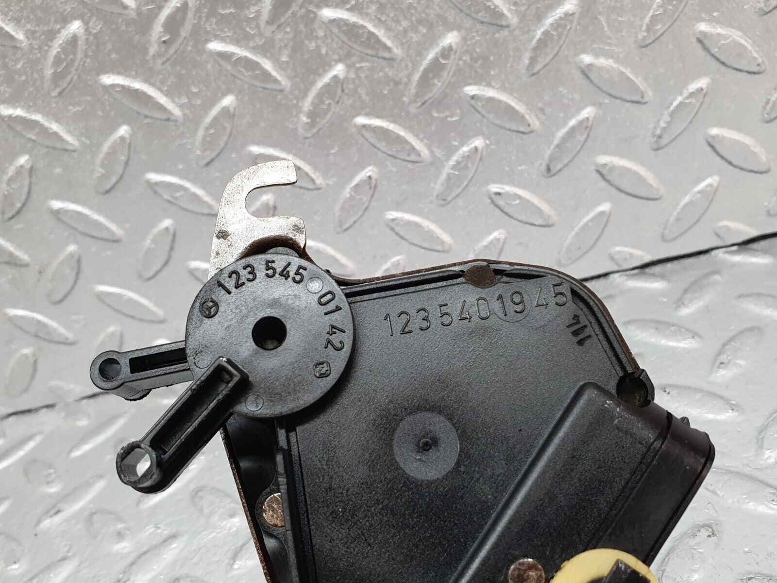 44136 Mercedes-Benz C123 230CE Coupe Reverse Light Switch 1235401945 1235450142