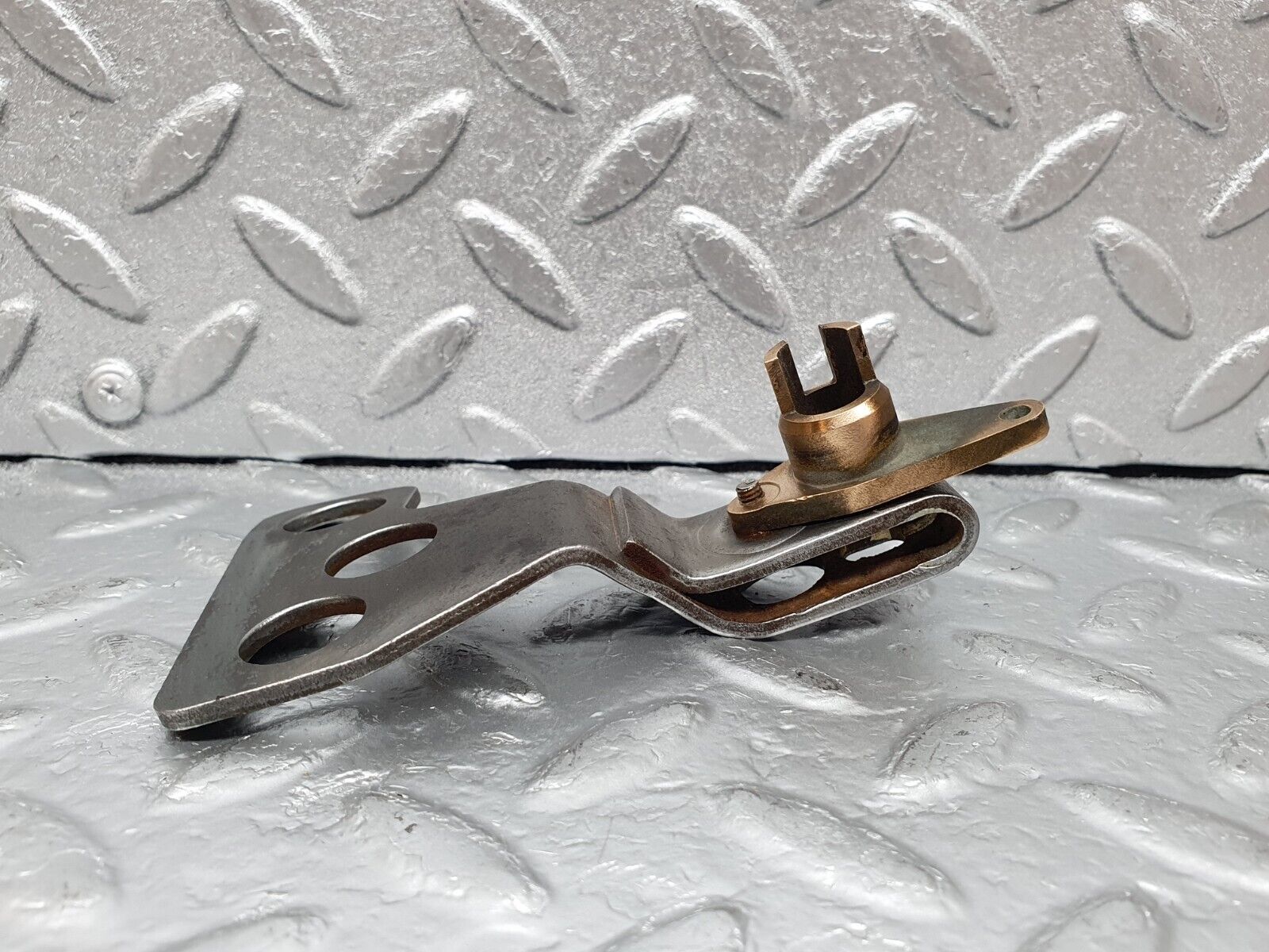 44231 Mercedes-Benz C107 350SLC Coupe Automatic Gearbox Linkage Bracket 722.001