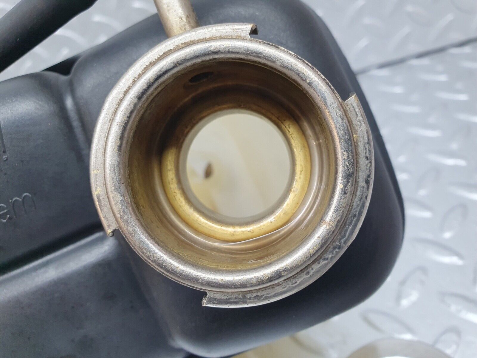 42010 Mercedes-Benz W202 C200 Coolant Reservoir Tank 2025000249 1245000406