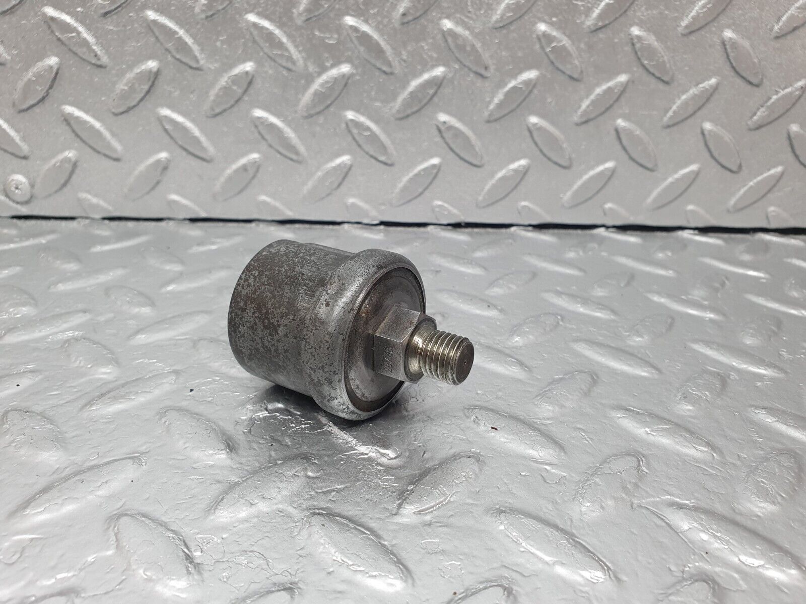 43536 Mercedes-Benz C126 380SEC Coupe Oil Pressure Sensor 0055421817