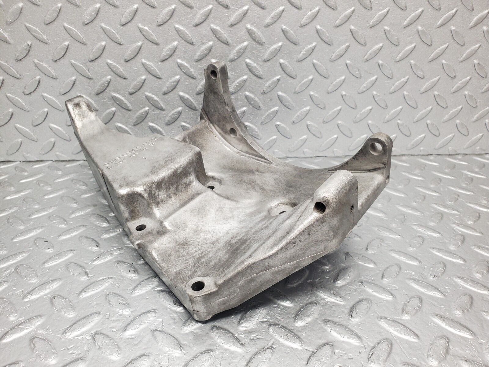 46161 Mercedes-Benz W124 280E Alternator Generator Bracket 1041550135