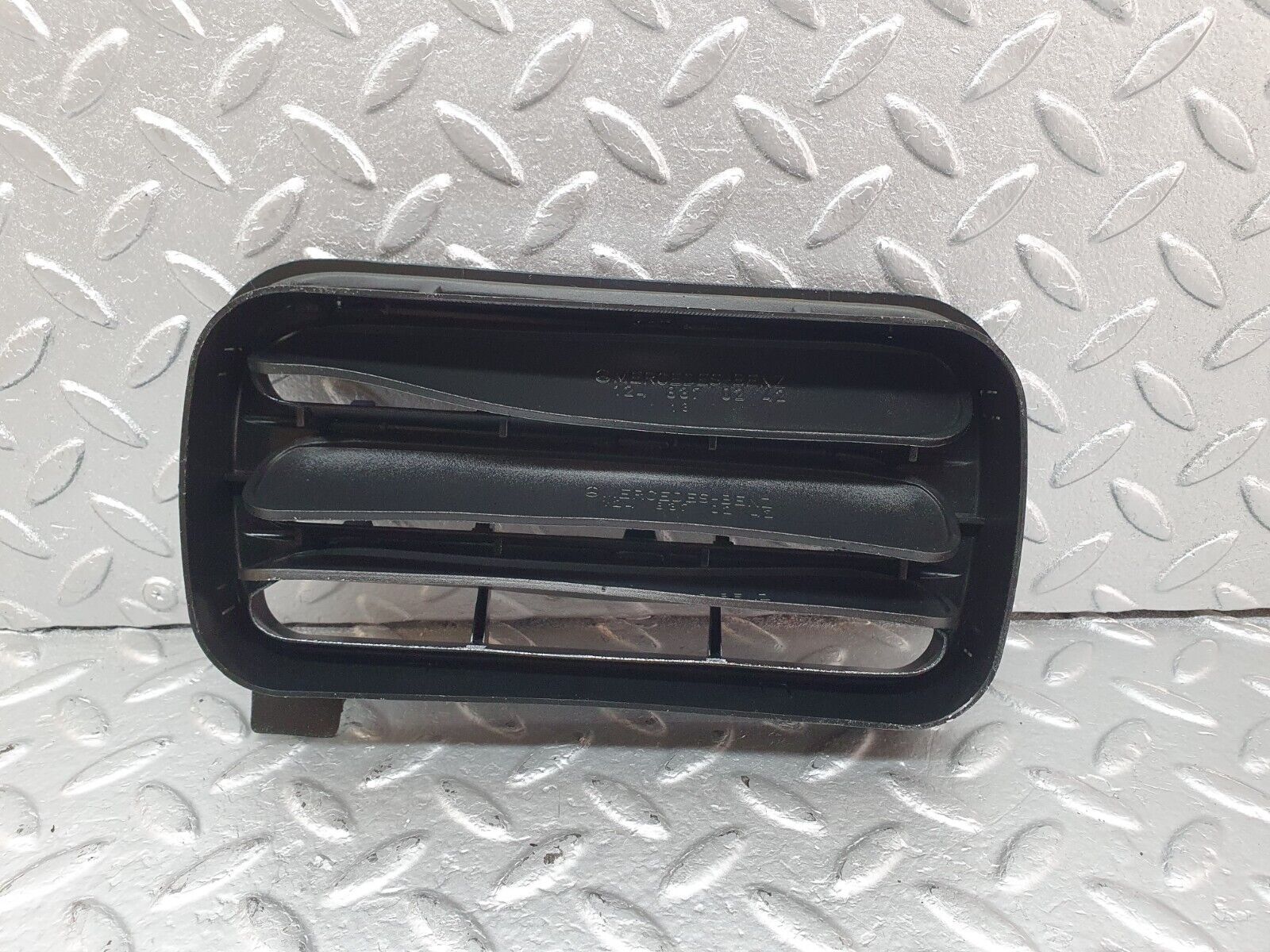 42494 Mercedes-Benz R129 320SL Coupe Air Intake Vent 1248370230 1248370242