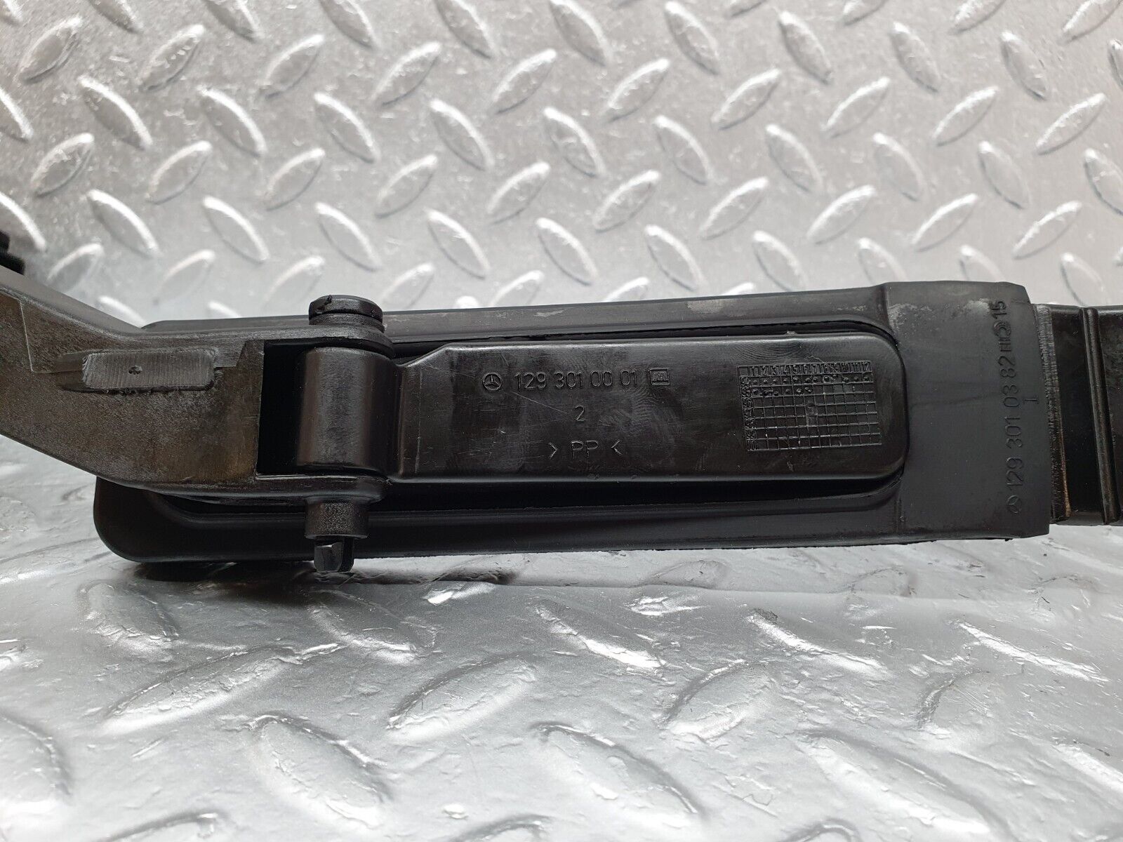 42202 Mercedes-Benz R129 320SL Coupe Accelerator Pedal With Rubber 1293010001 1293010382 1243011320