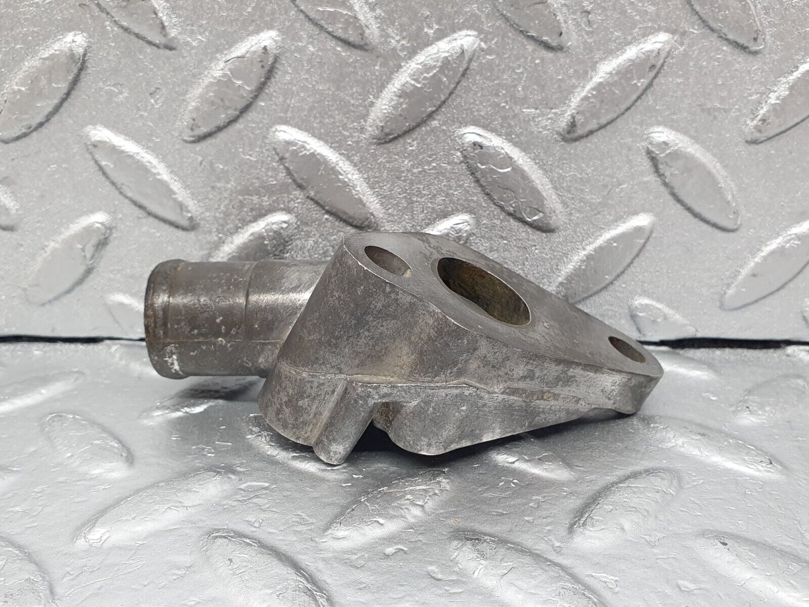 44043 Mercedes-Benz C123 230CE Coupe Cooling Water Pump Housing 1022030073