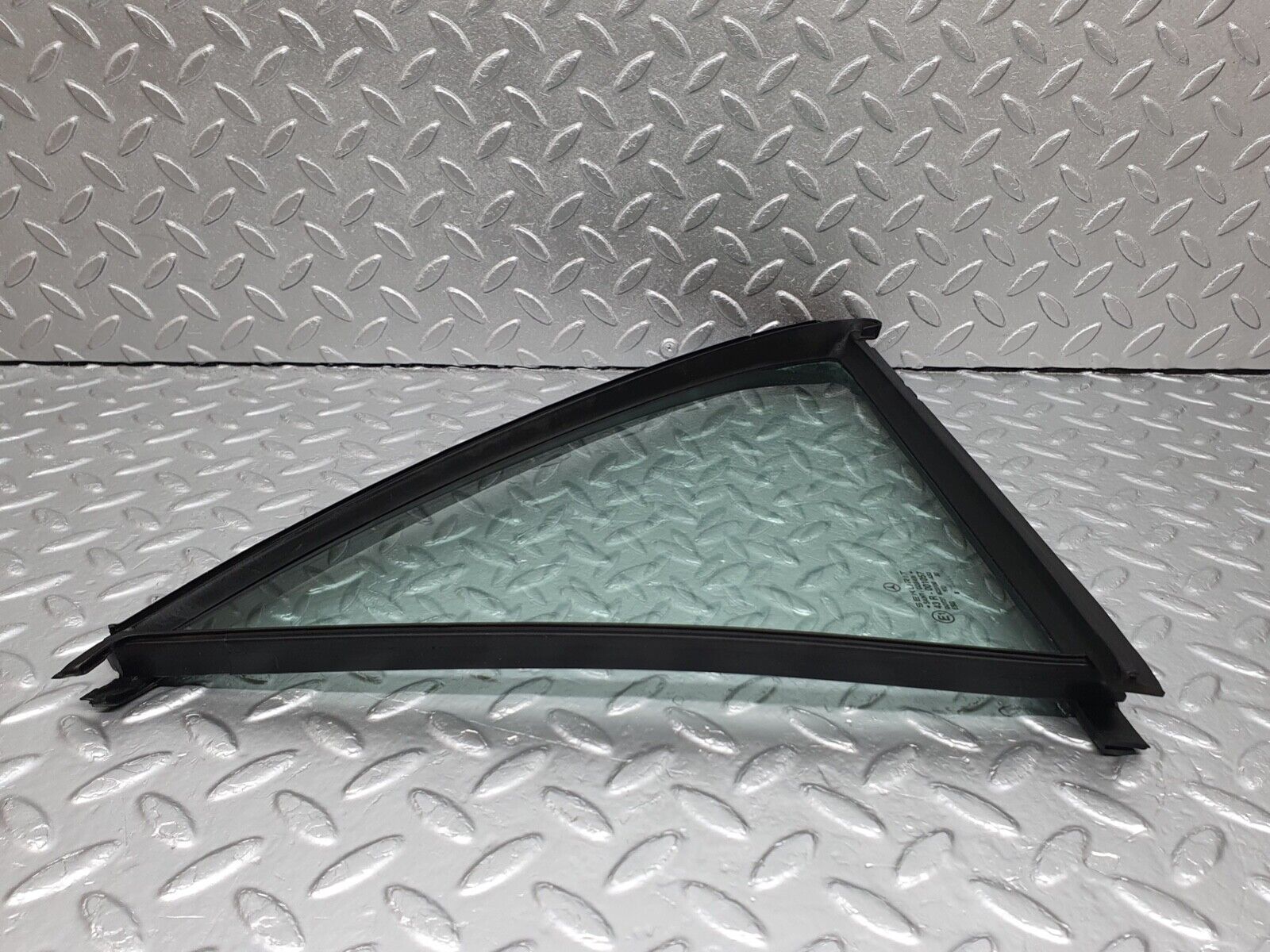 41997 Mercedes-Benz W202 C200 Rear Left Quarter Window Glass 2027350127
