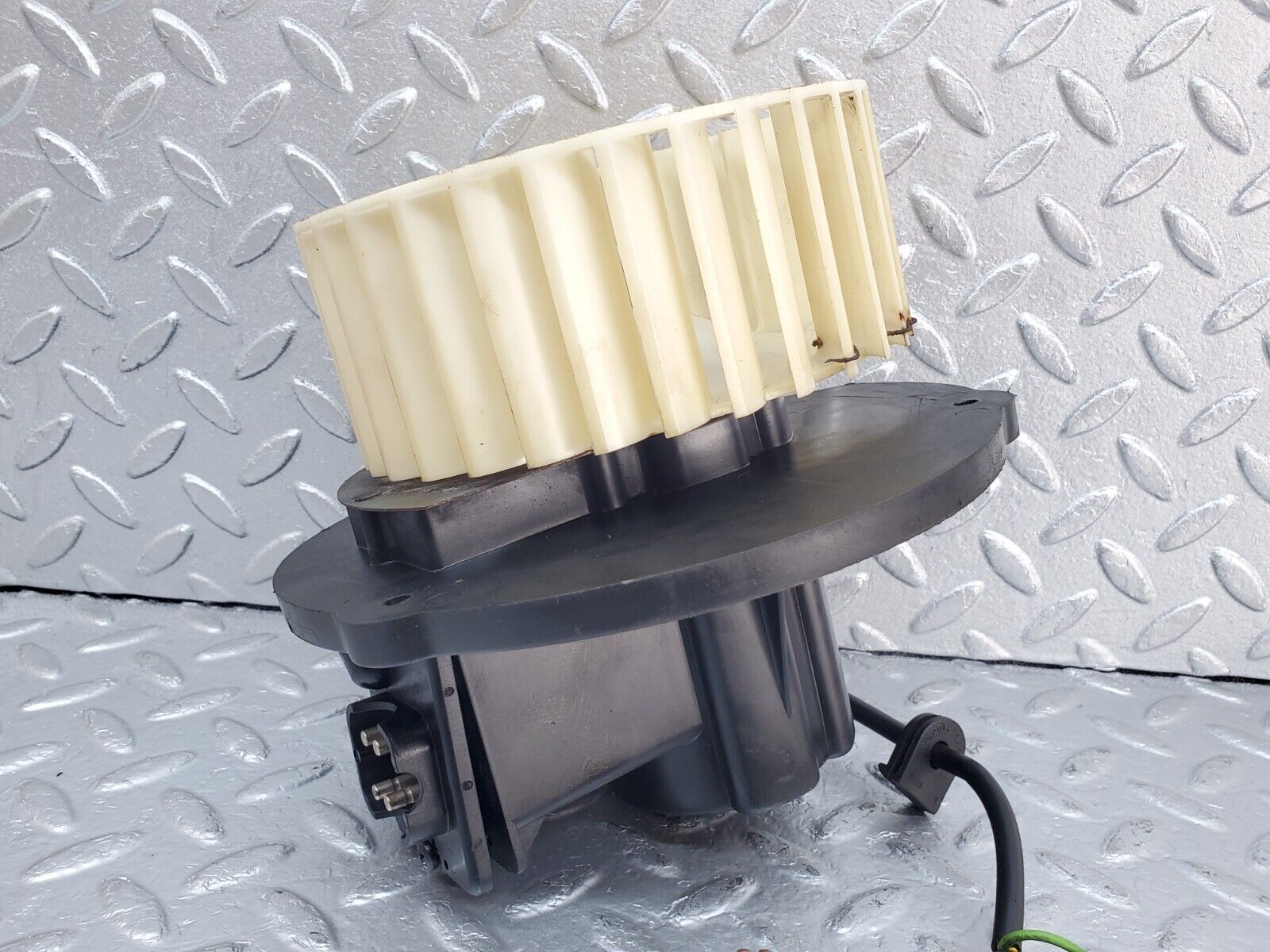 44423 Mercedes-Benz W123 280E Heater Blower Motor