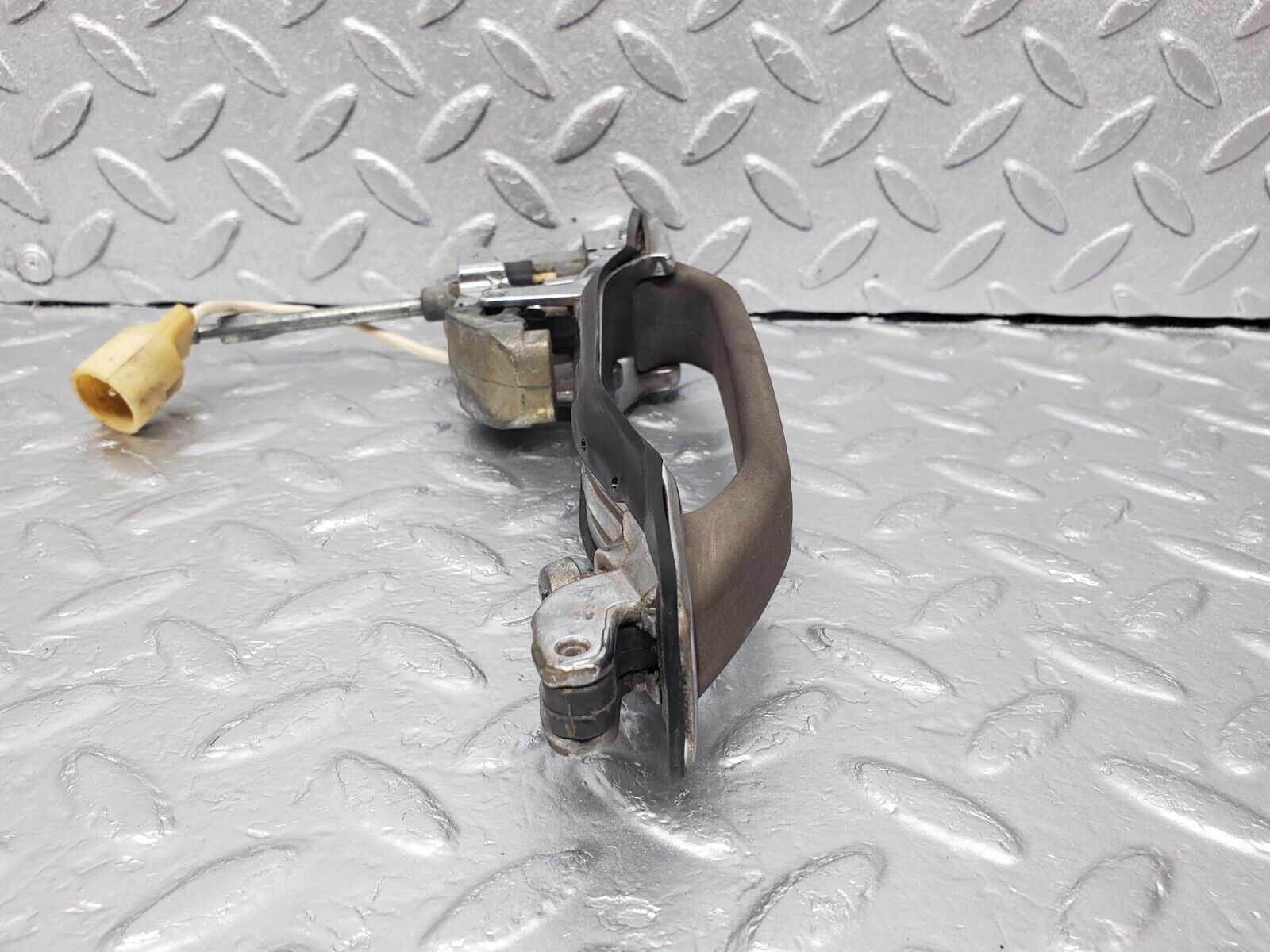 45645 Mercedes-Benz W126 420SE Front Right Door Exterior Handle No Key