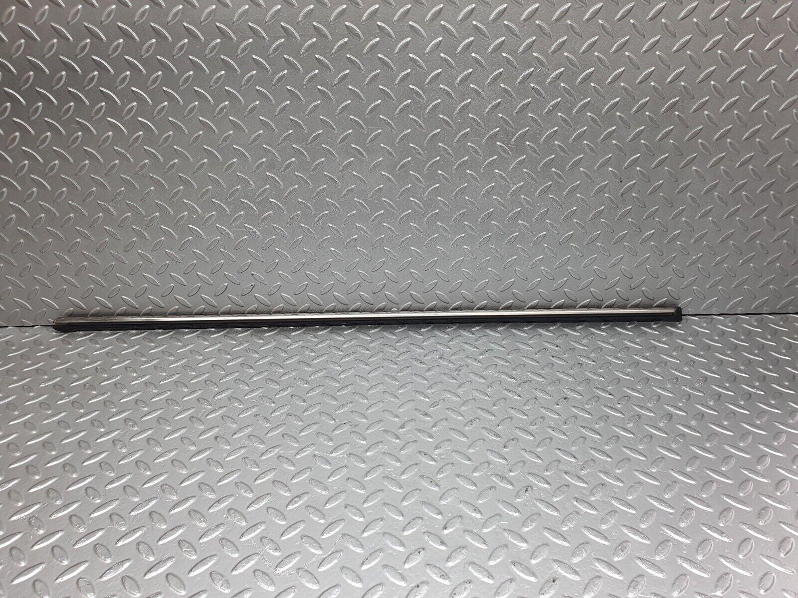 43455 Mercedes-Benz W108 280SE Front Right Door Centre Moulding Trim