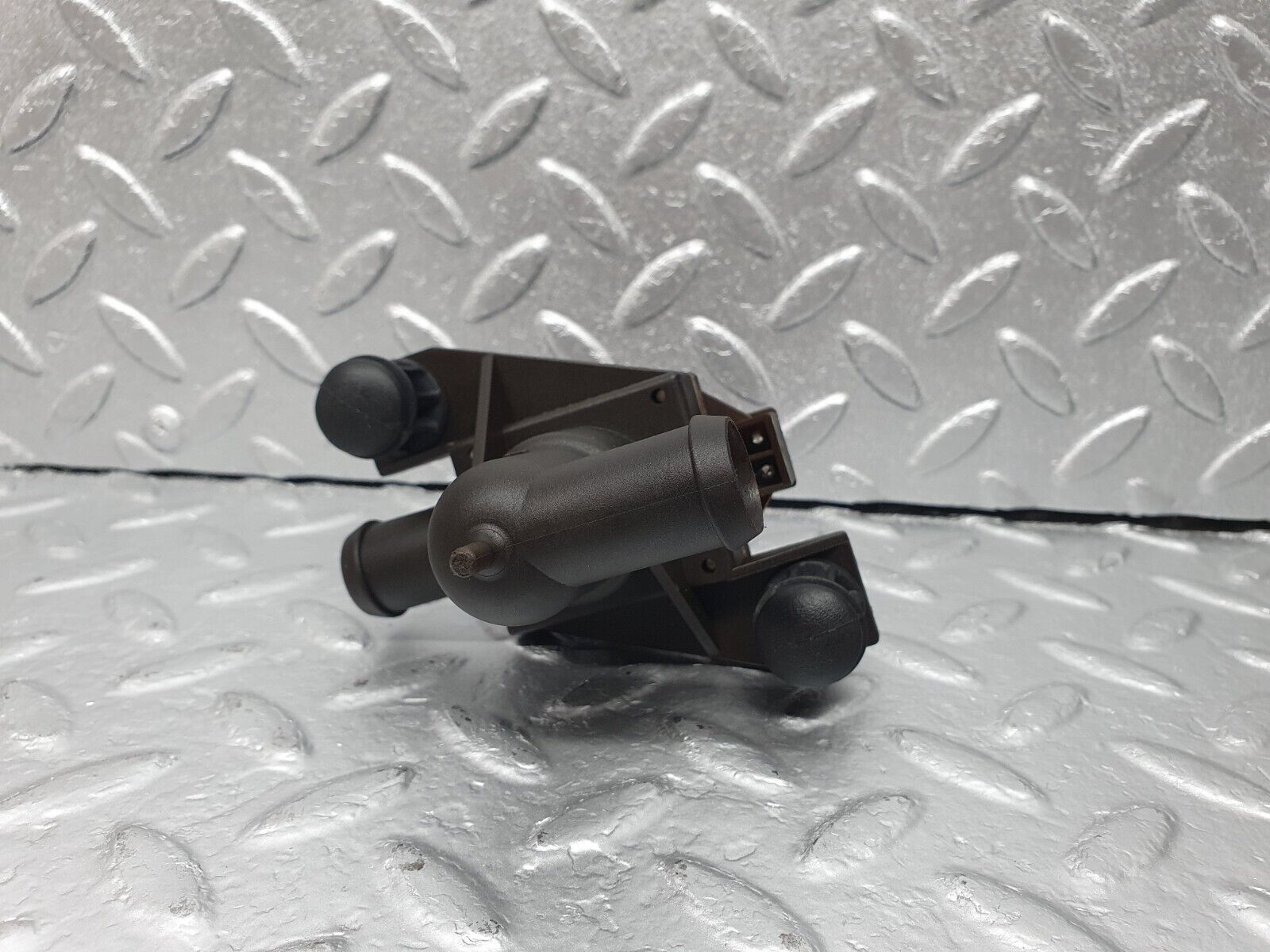 42234 Mercedes-Benz R129 320SL Coupe Heating Water Pump 0008307284 4950000001