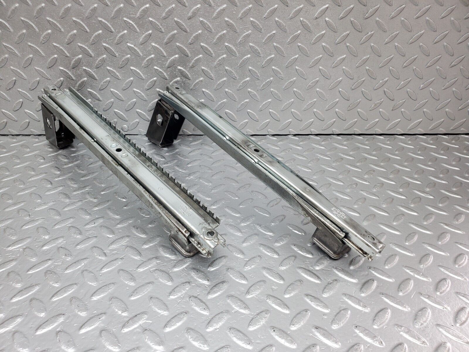 44531 Mercedes-Benz W123 280E Front Left Seat Rail Pair