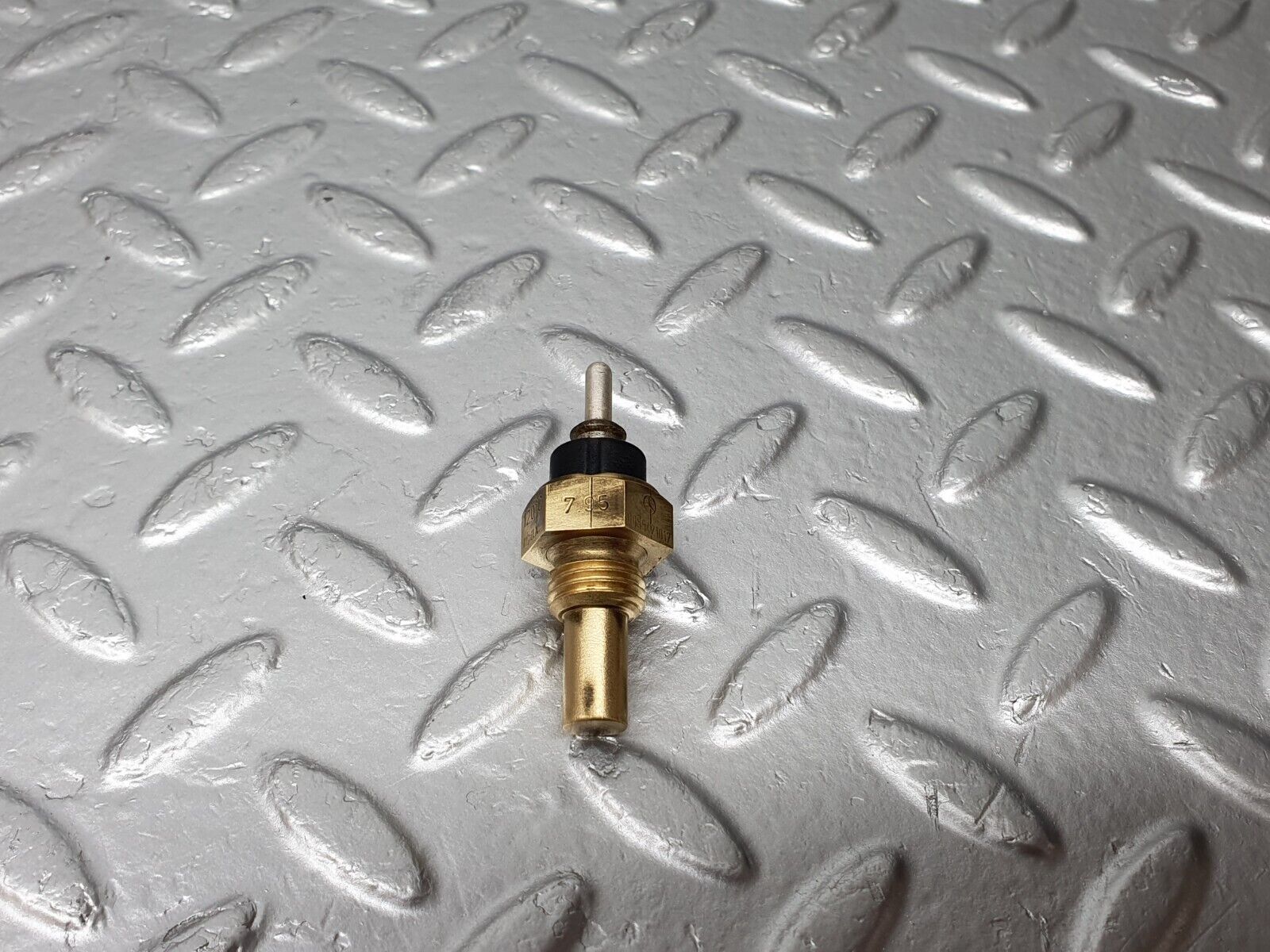 42382 Mercedes-Benz R129 320SL Coupe Coolant Temperature Sensor VDO 0085421017