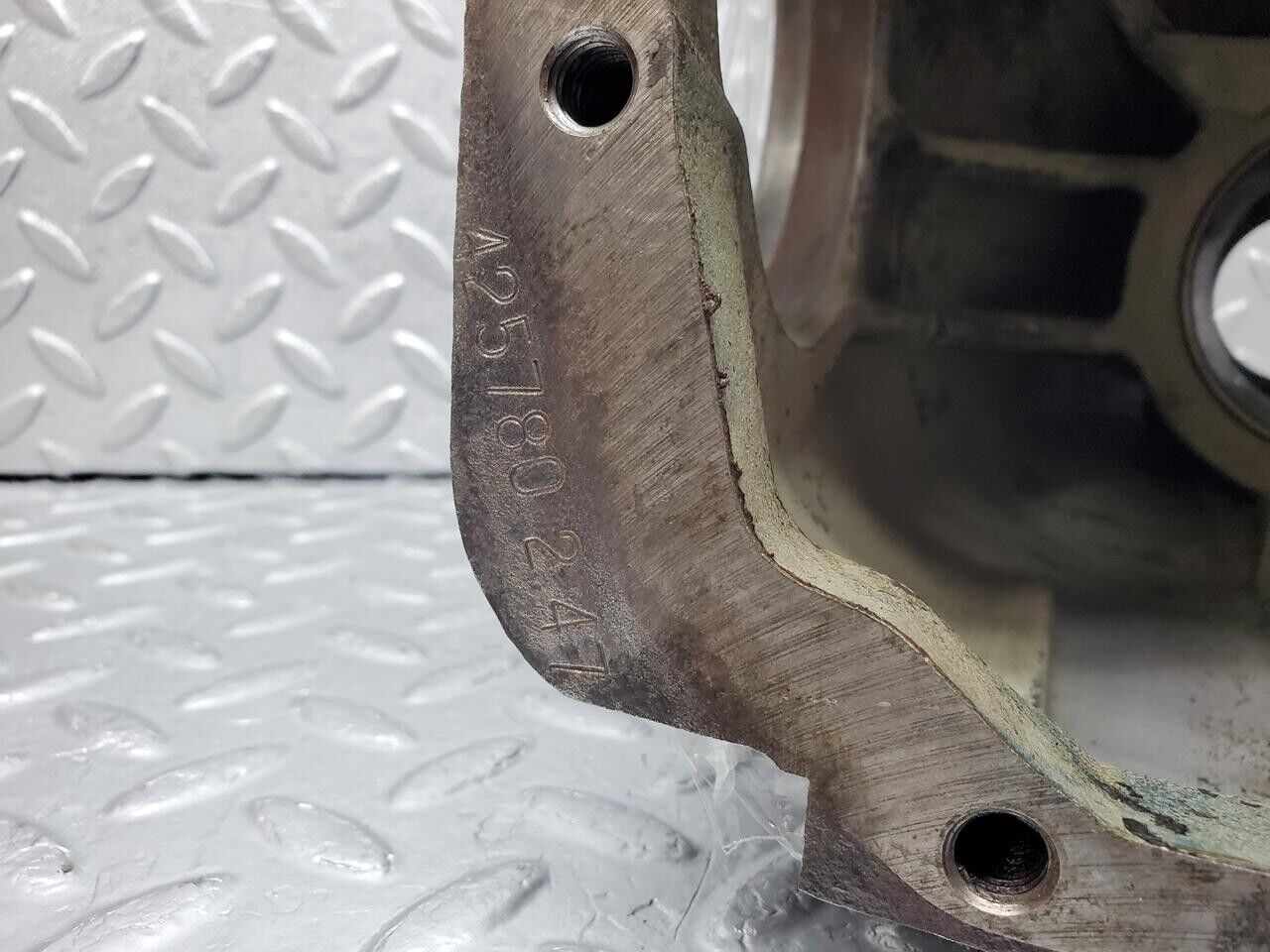 34670 Mercedes-Benz C126 380SEC Coupe Rear Differential Housing 1263511101