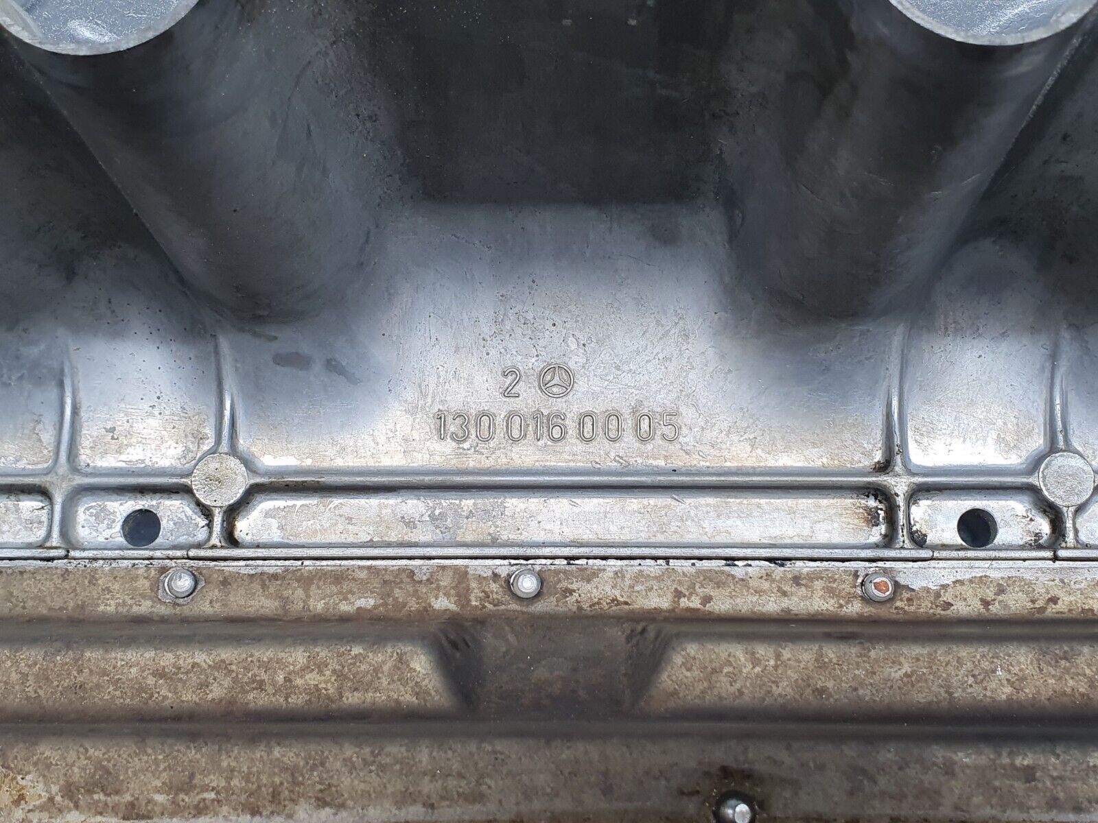 43388 Mercedes-Benz W108 280SE Cylinder Head Valve Cover 1300160005