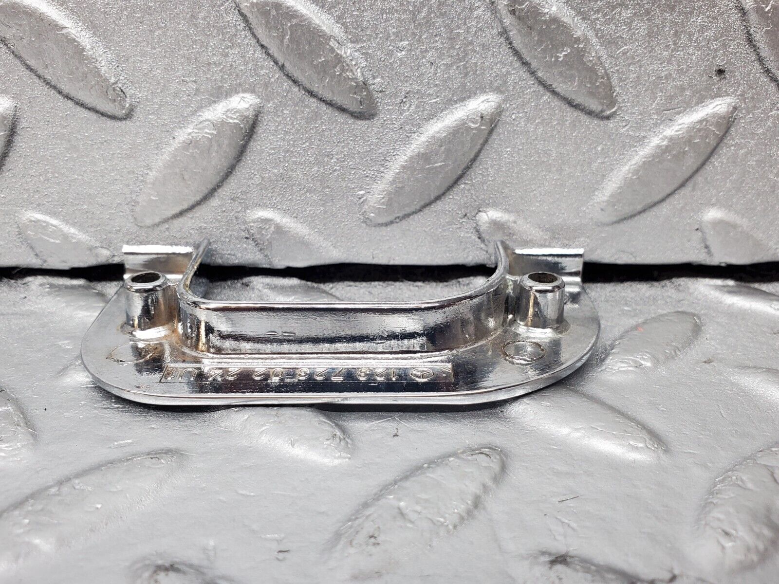 45556 Mercedes-Benz W126 420SE Interior Chrome Door Latch Trim Right 1237230224