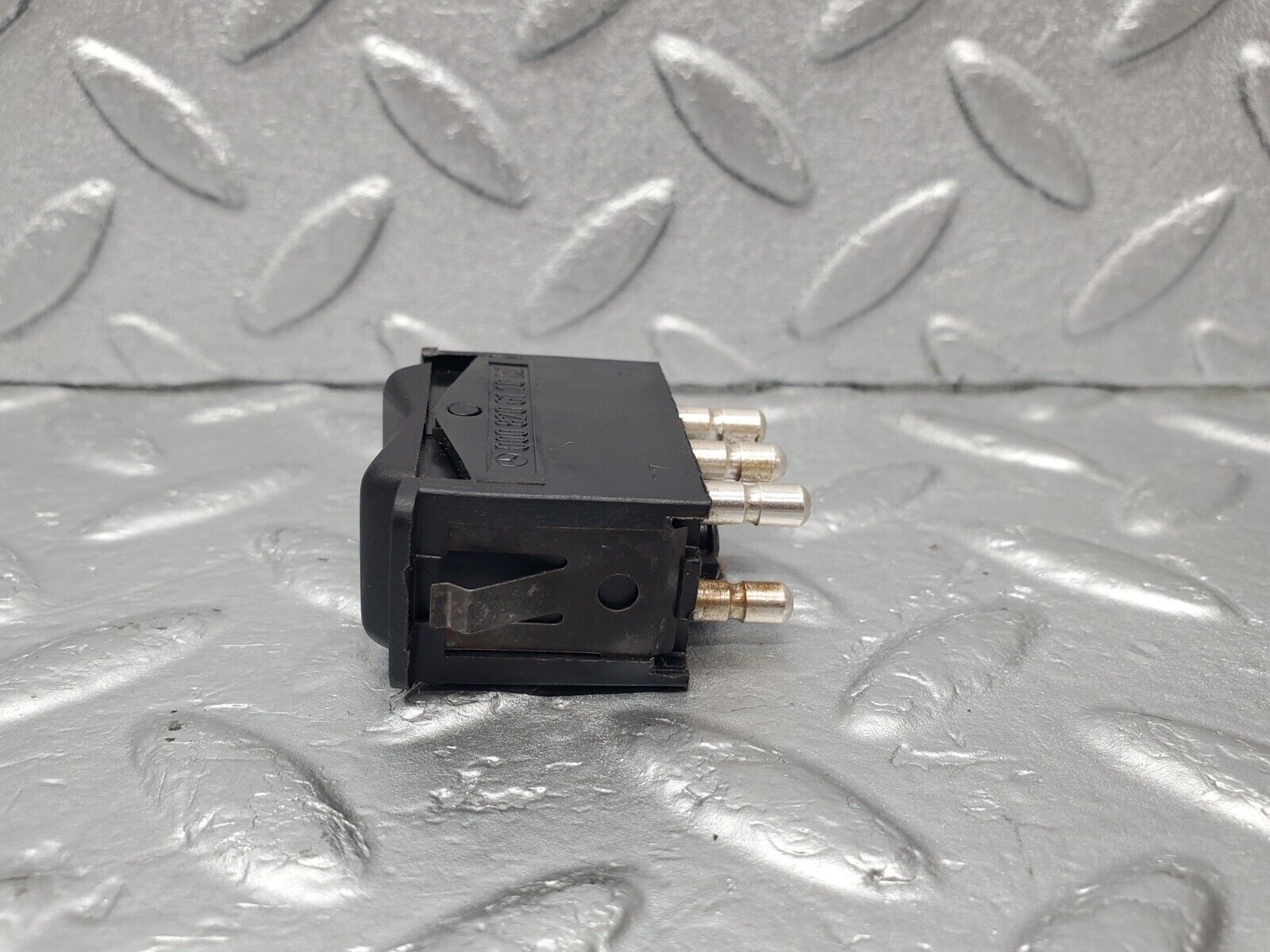 46544 Mercedes-Benz C123 280CE Coupe Rear Windscreen Defroster Switch 0008206110