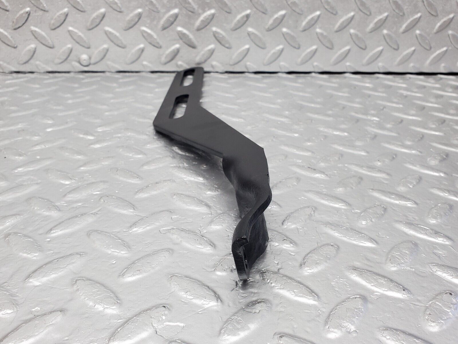 45956 Mercedes-Benz W126 420SE Exhaust Bracket