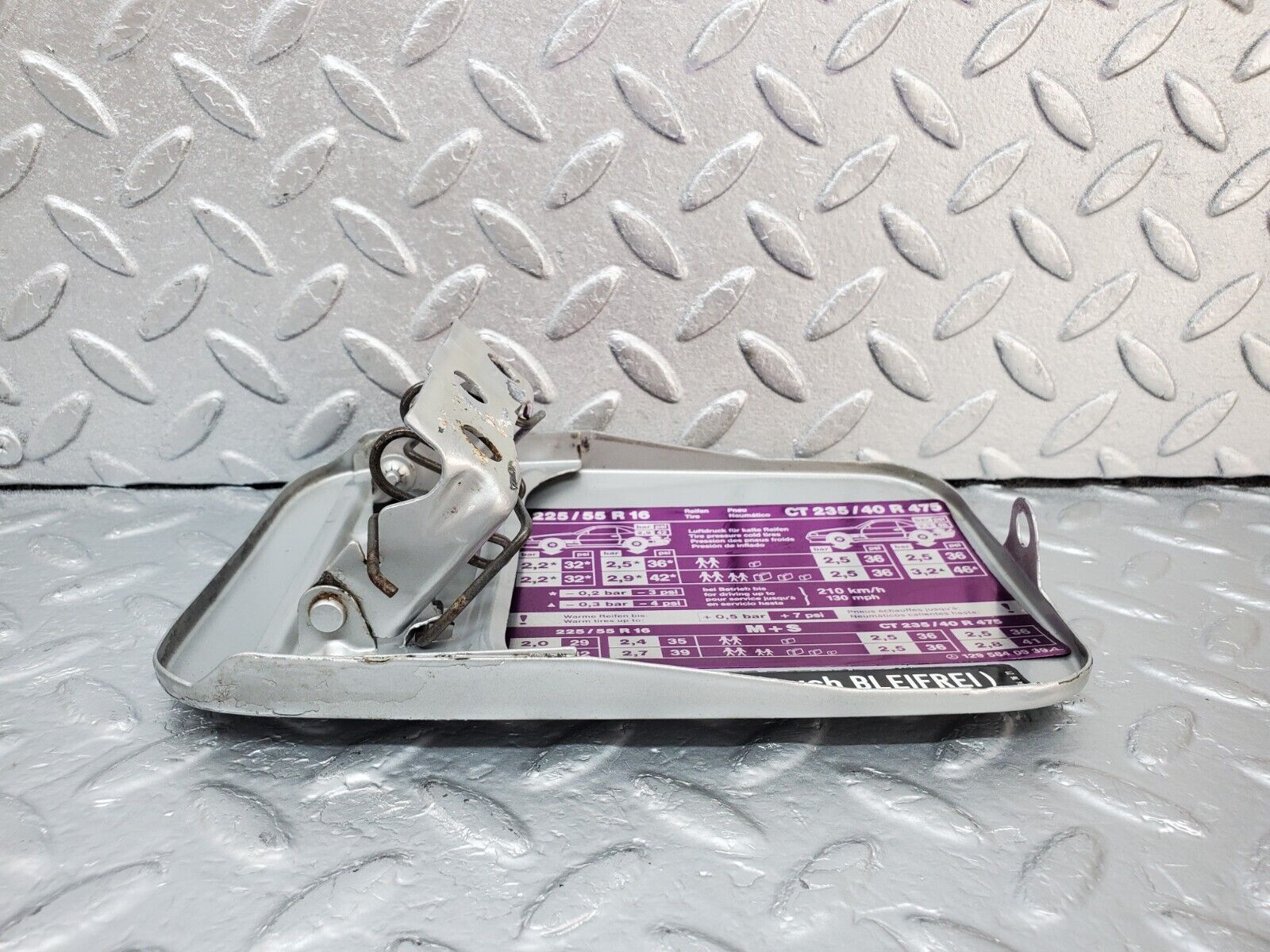 45032 Mercedes-Benz R129 300SL Coupe Fuel Tank Flap Cap 1295840939