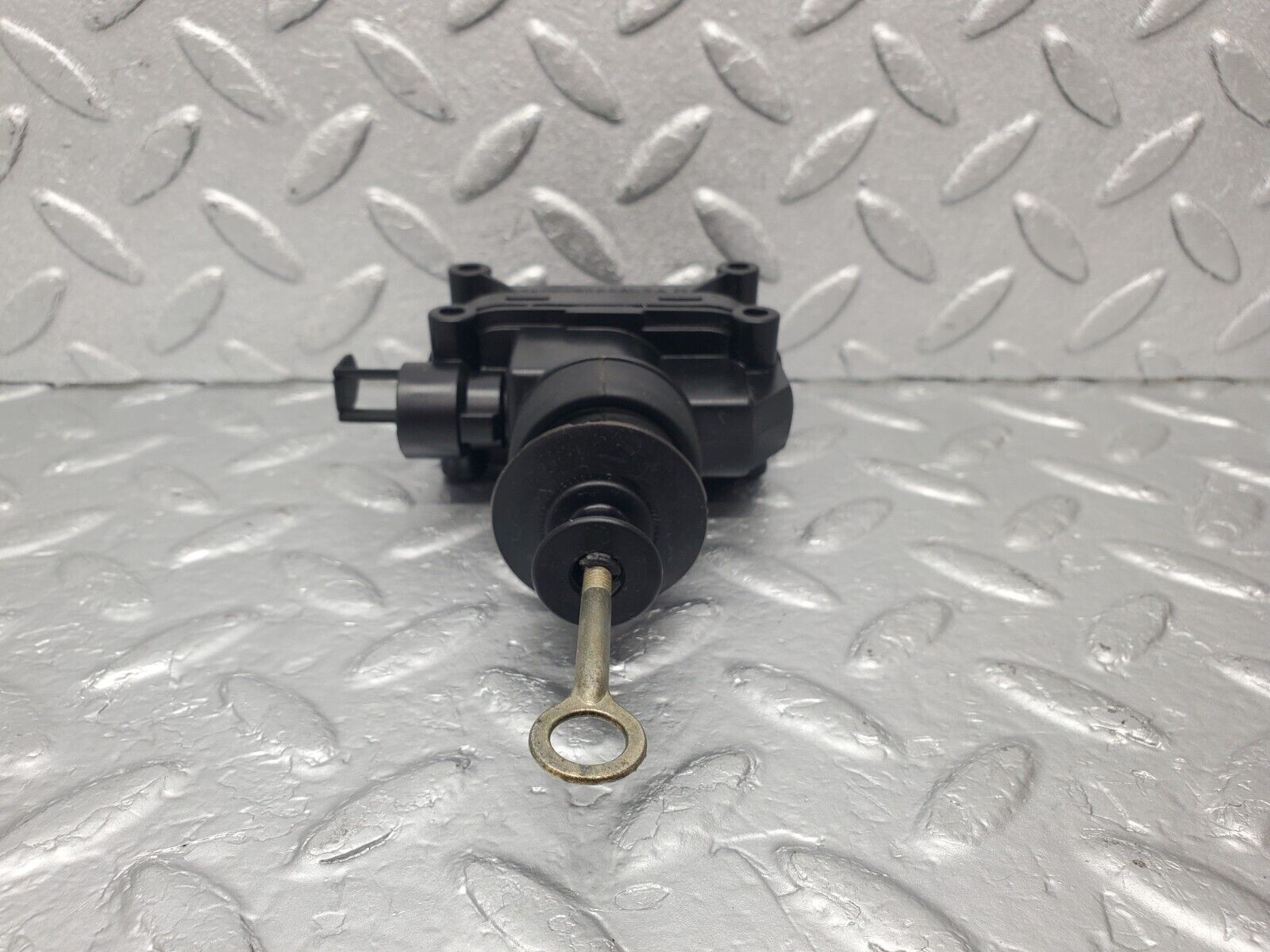 46146 Mercedes-Benz W124 Front Right Door Lock Vacuum Actuator