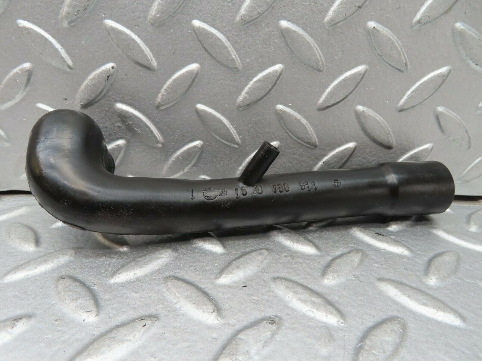 15686 Mercedes-Benz R107 450SL Crankcase Breather Hose 1160940791