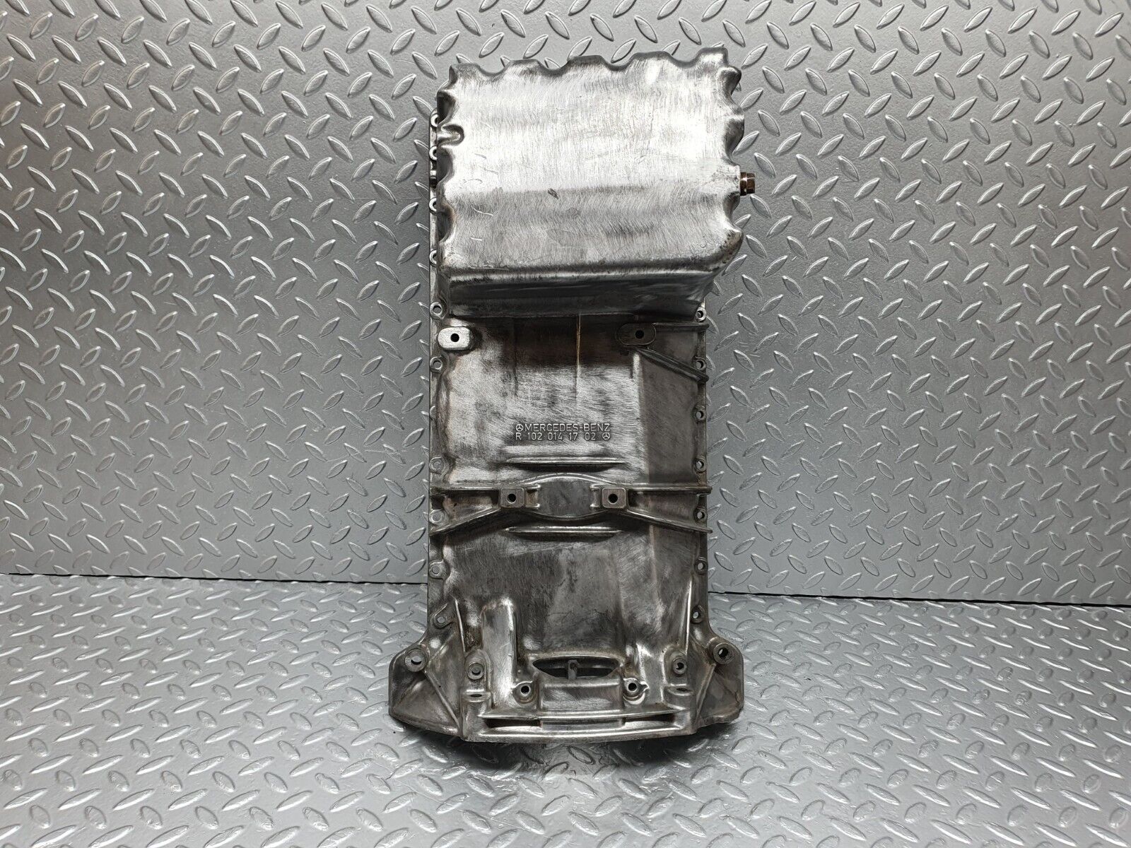 43074 Mercedes-Benz W123 Oil Pan Oil Sump 1020141702