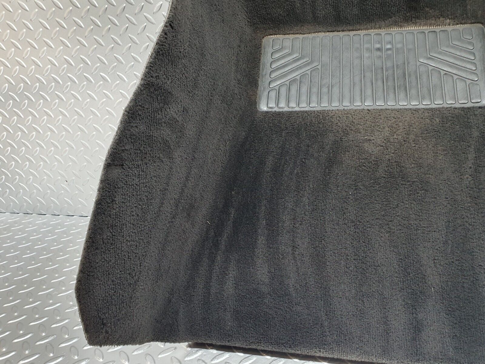 41762 Mercedes-Benz W202 C200 Front Right Floor Carpet