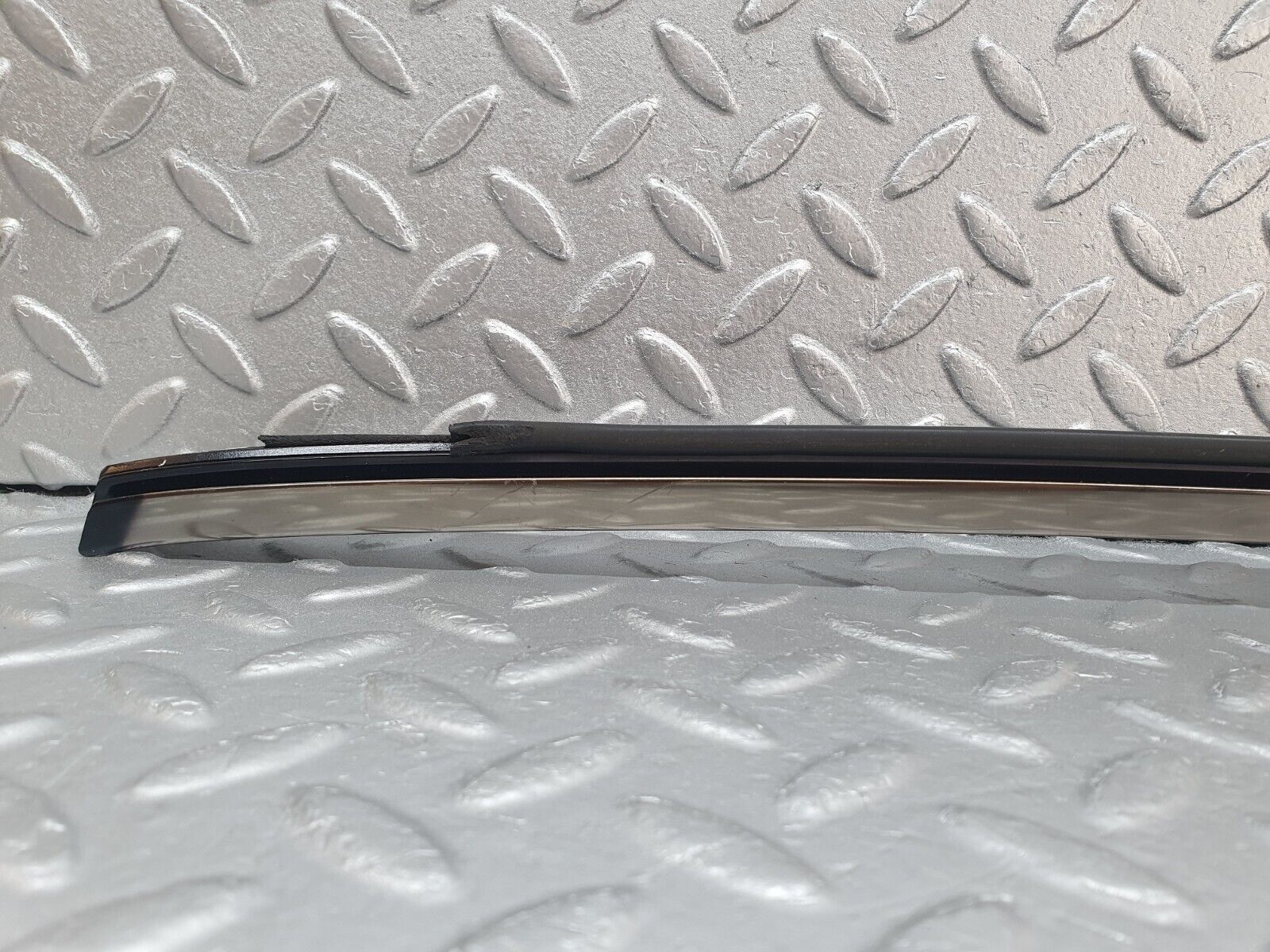 42449 Mercedes-Benz R129 320SL Coupe A Pillar Chrome Trim Cover Right