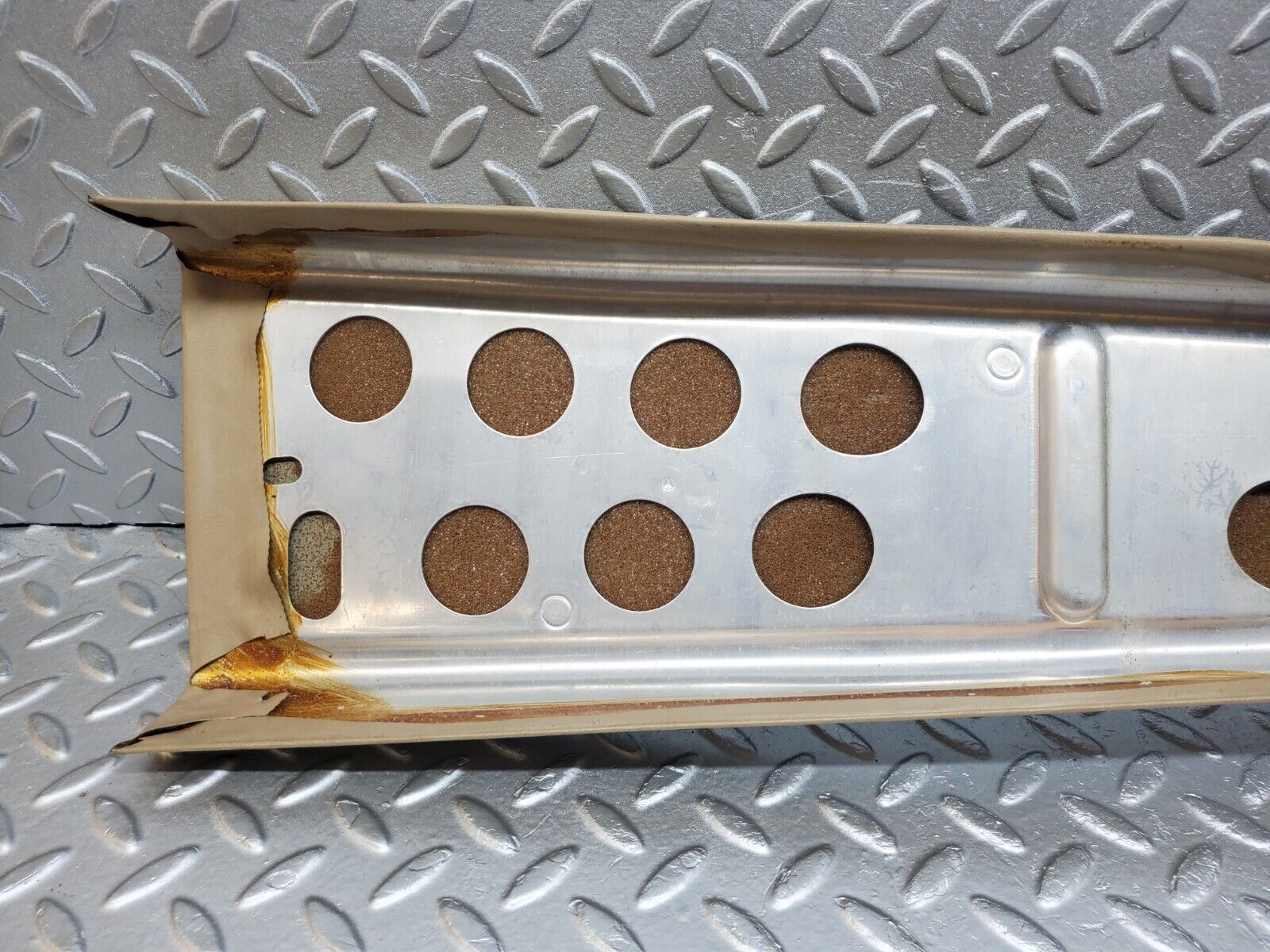 45766 Mercedes-Benz W126 420SE B Pillar Cover Left Side Beige 1246920122