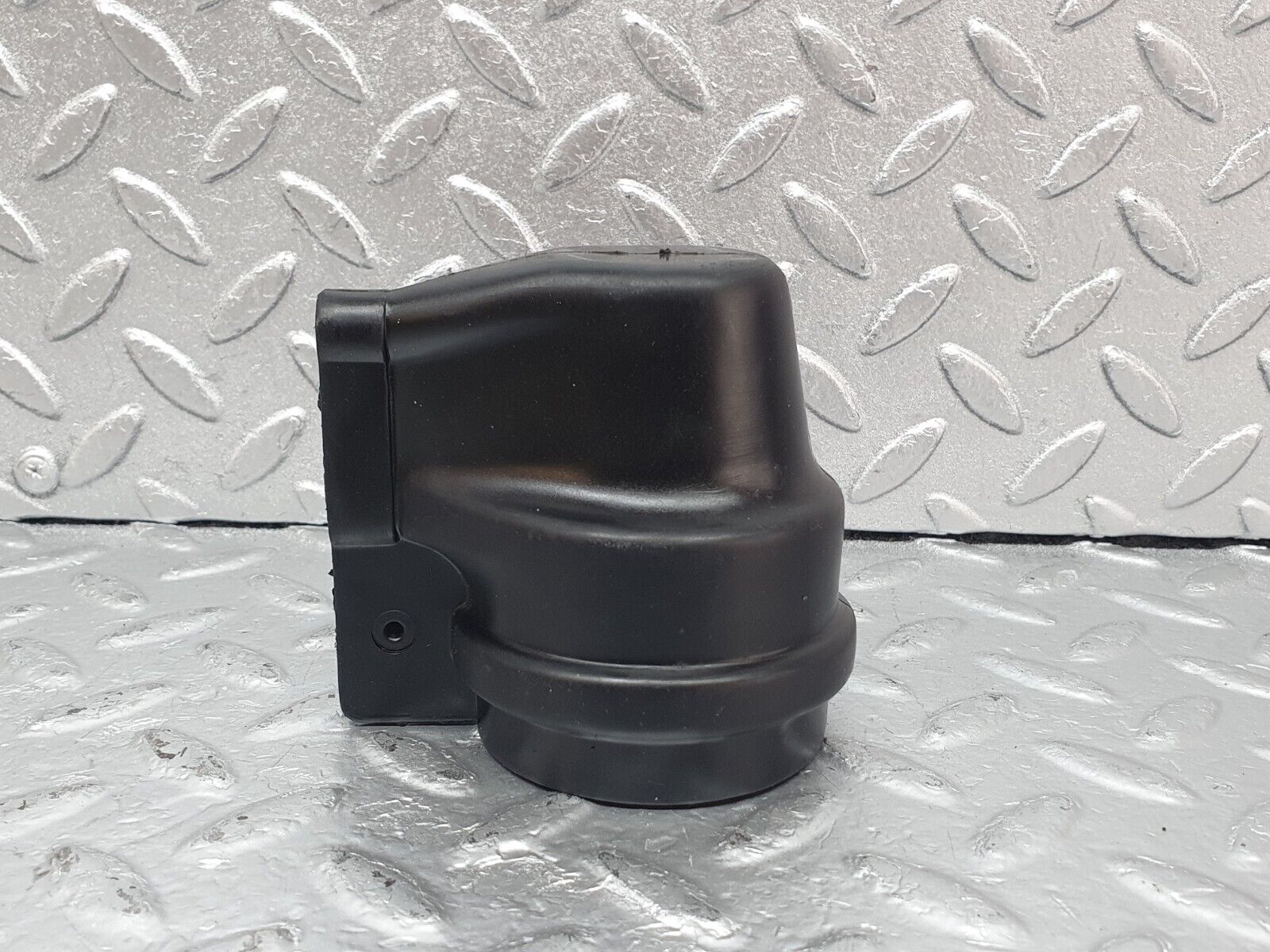 44022 Mercedes-Benz C123 230CE Coupe Ignition Coil Protective Cap 0001581785