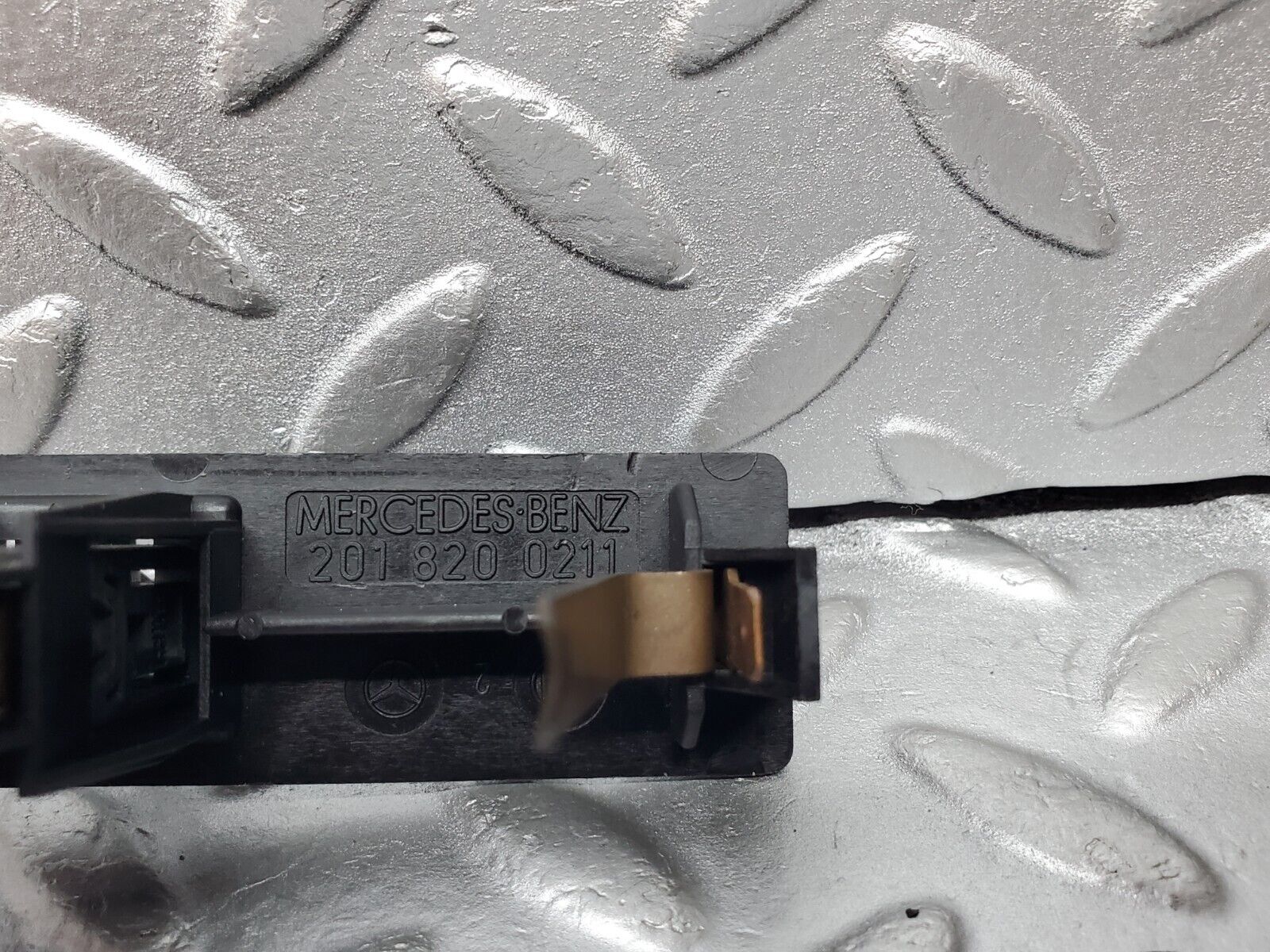 44508 Mercedes-Benz W123 280E Trunk Boot Light Switch 2018200211