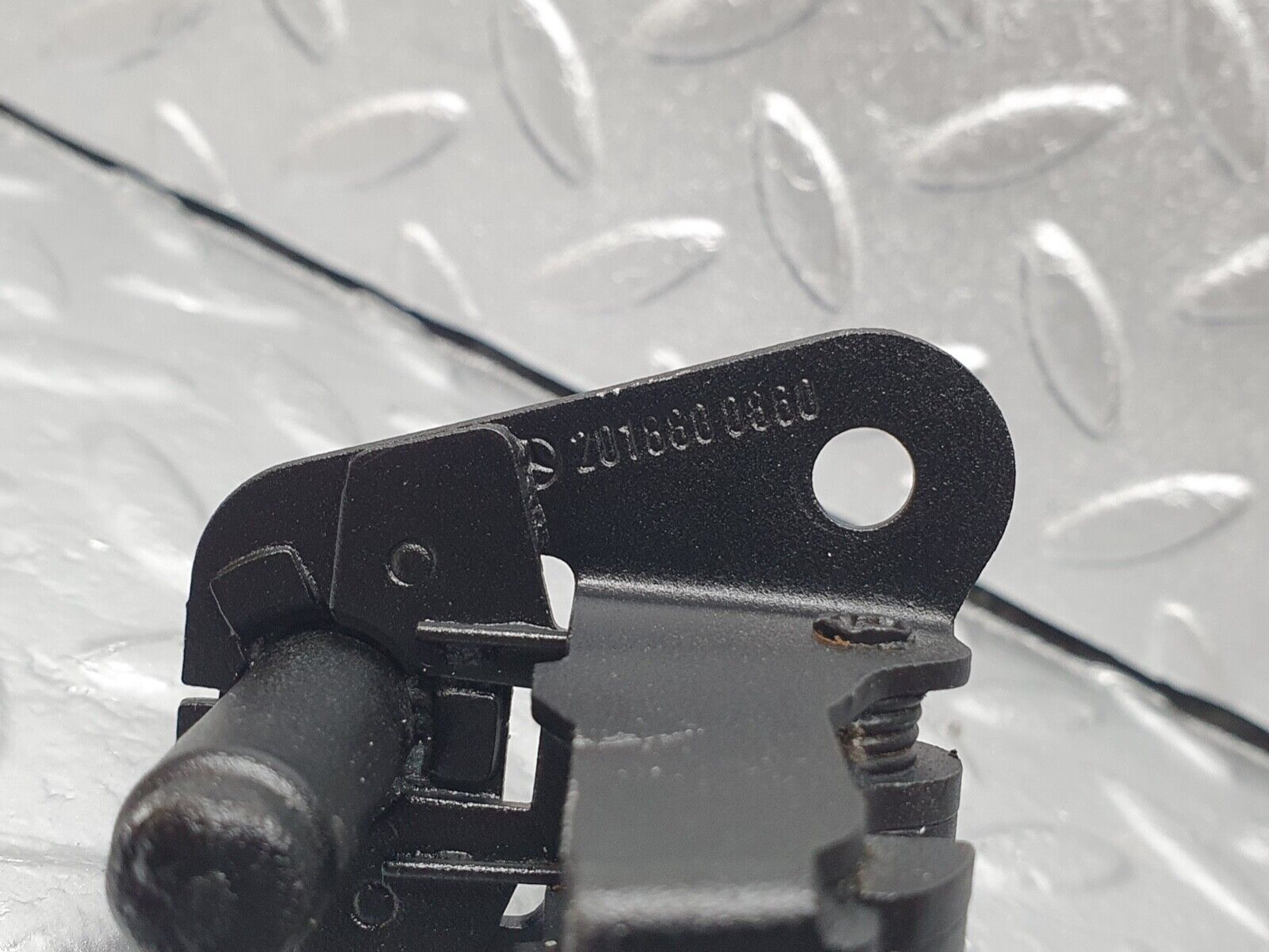 42980 Mercedes-Benz W201 190 Bonnet Lock Latch 2018800860